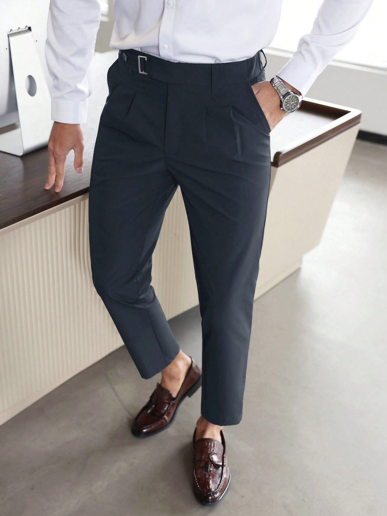 Calça Masculina Social Alfaiataria Com Cinto E Corte Slim Calça Masculina Social Alfaiataria Com Cinto E Corte Slim