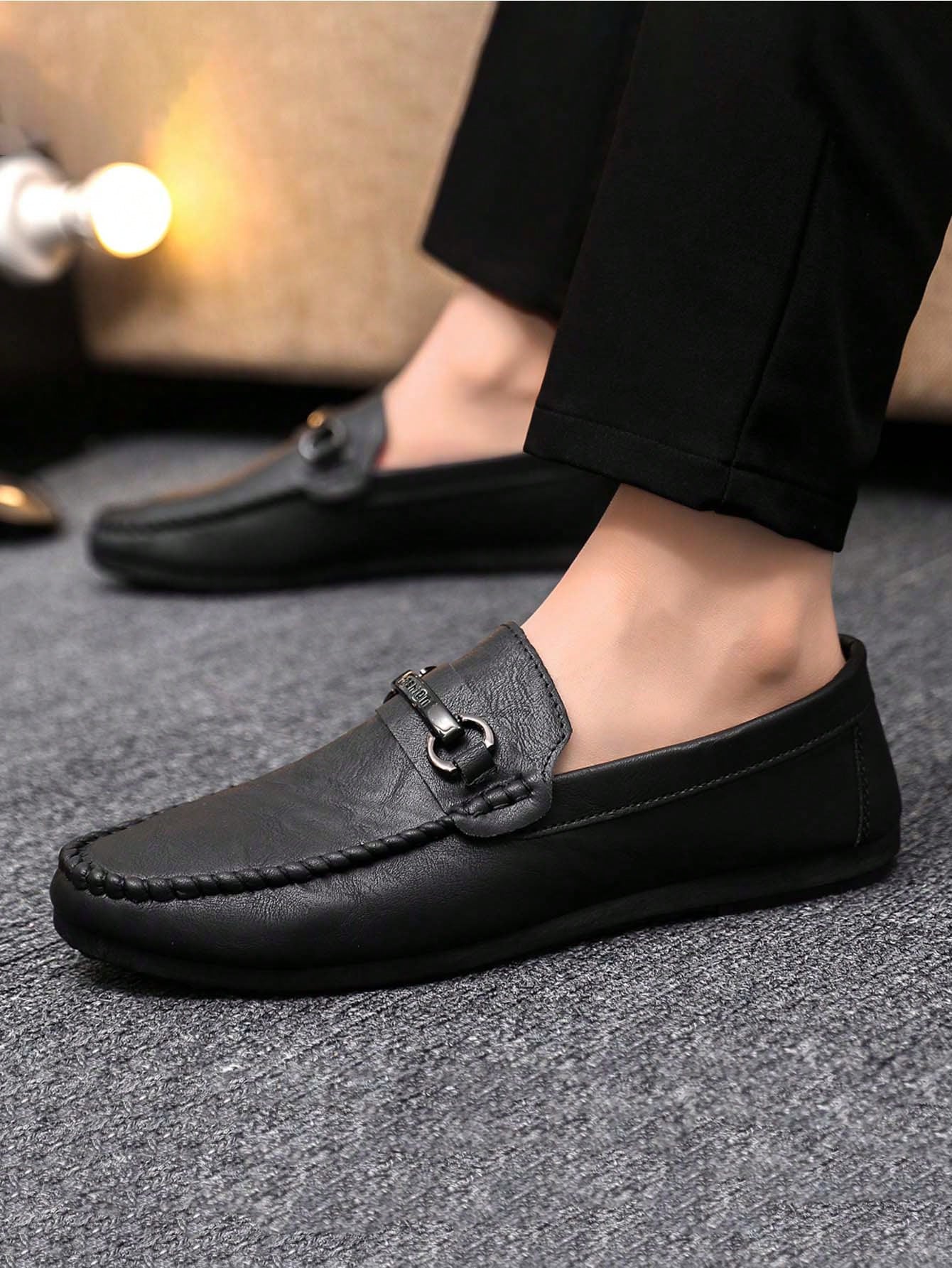 Mocassim Masculino Casual Elegante Com Detalhe Metálico Mocassim Masculino Casual Elegante Com Detalhe Metálico