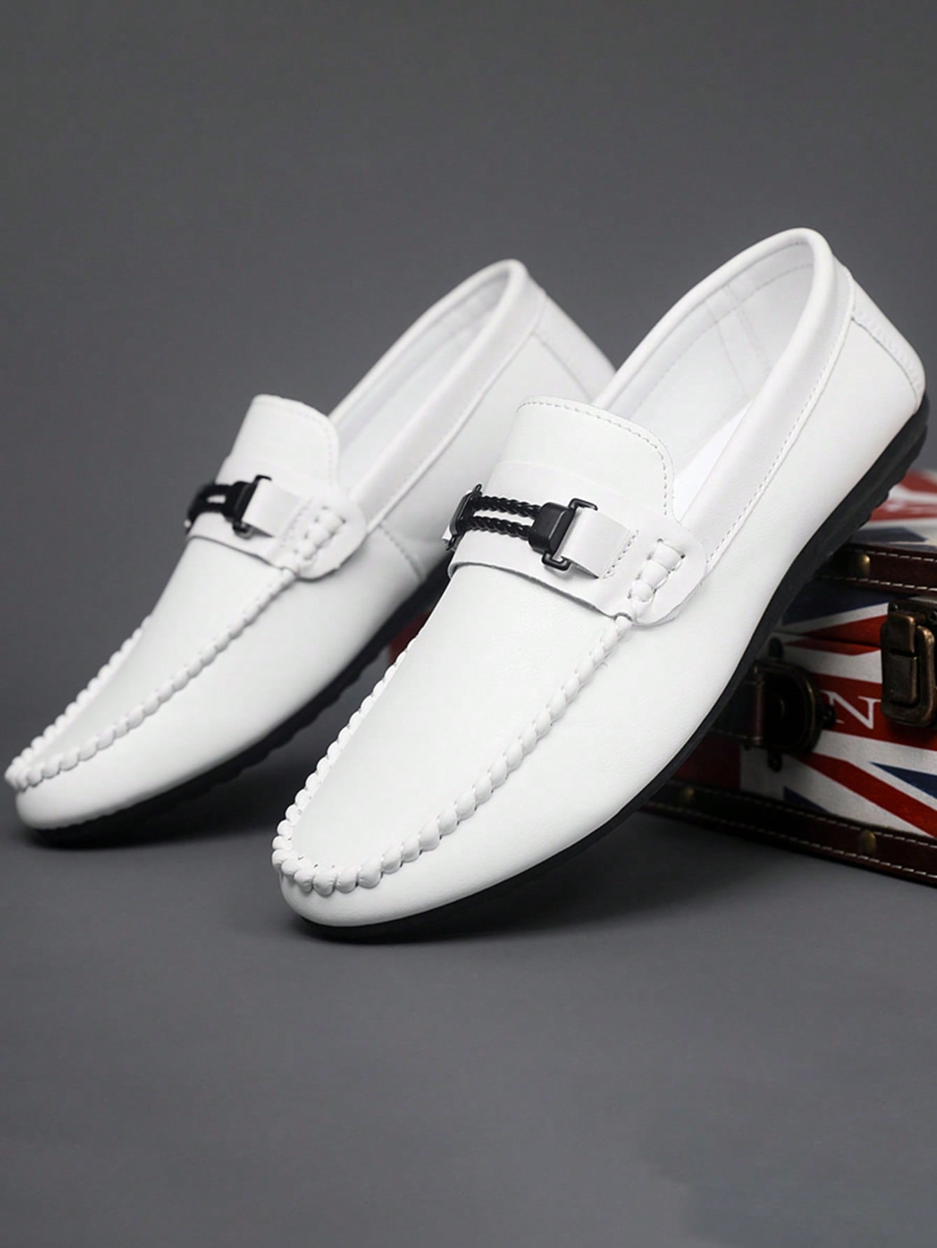 Mocassim Masculino Casual Detalhe Metálico Confortável Mocassim Masculino Casual Detalhe Metálico Confortável