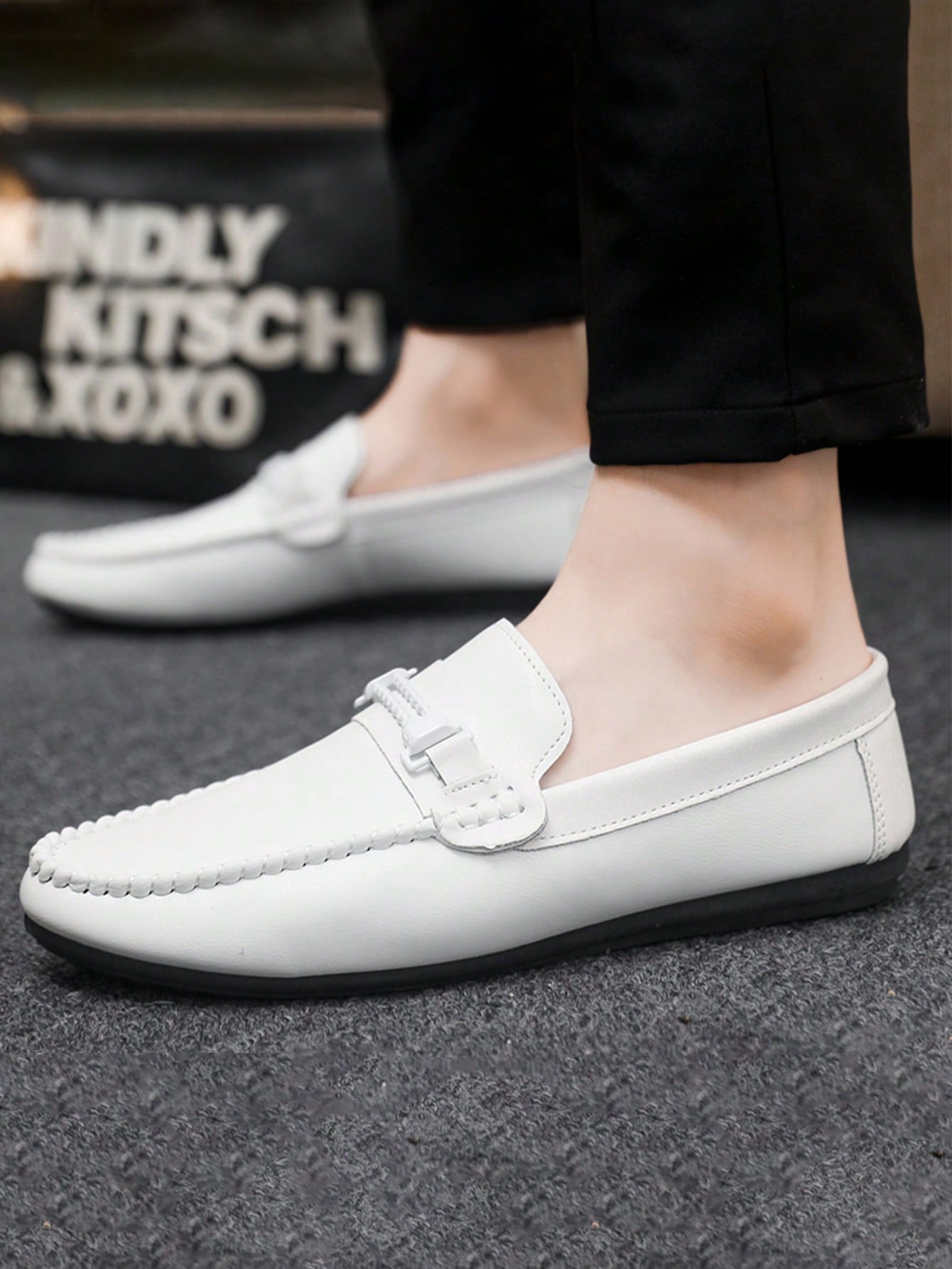 Mocassim Masculino Casual Detalhe Metálico Confortável Branco / 36 Mocassim Masculino Casual Detalhe Metálico