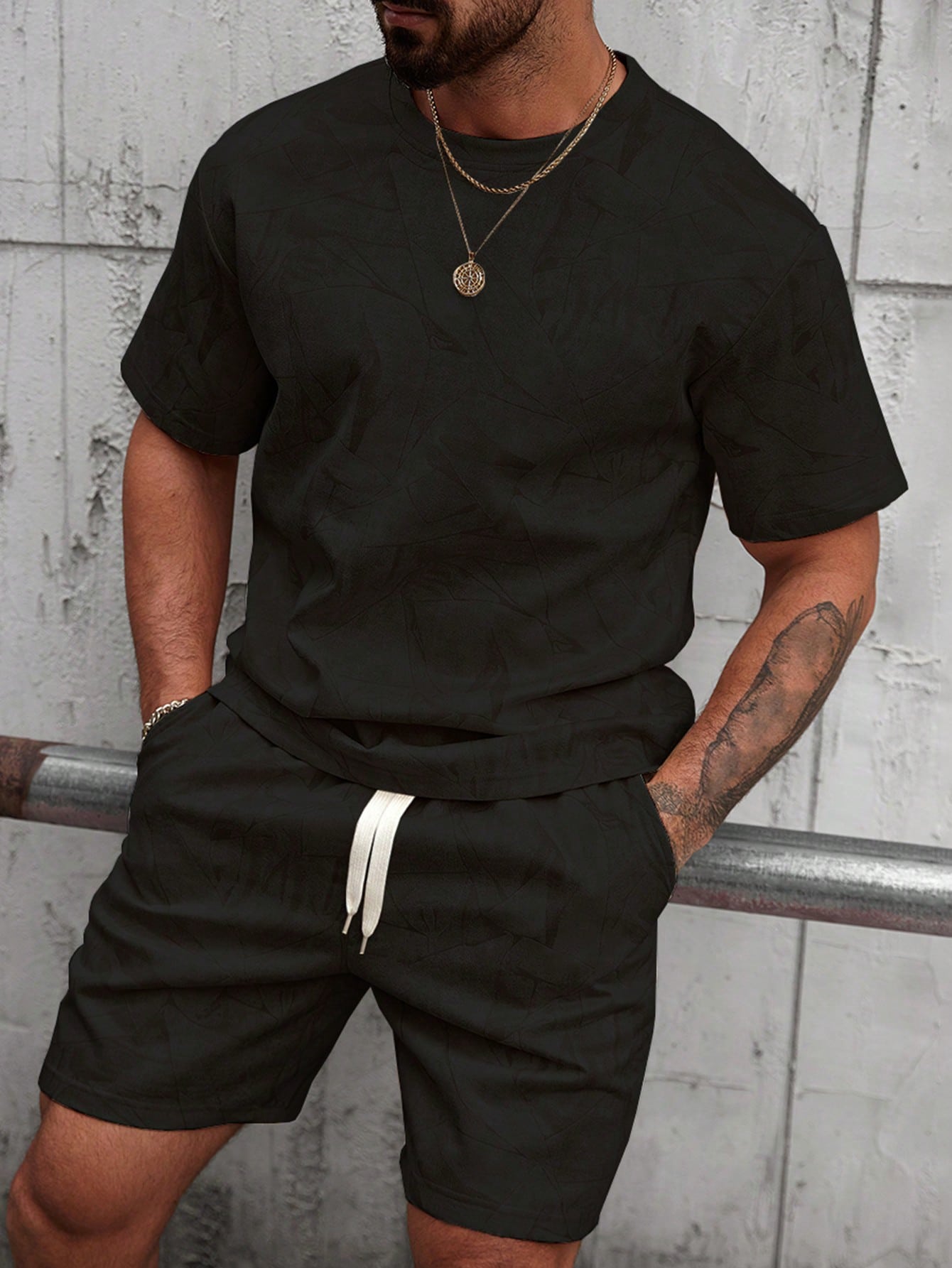 Conjunto Masculino Camiseta Estampa Total E Shorts Cós Ajustável Preto / PP Conjunto Masculino Camiseta Estampa Total E