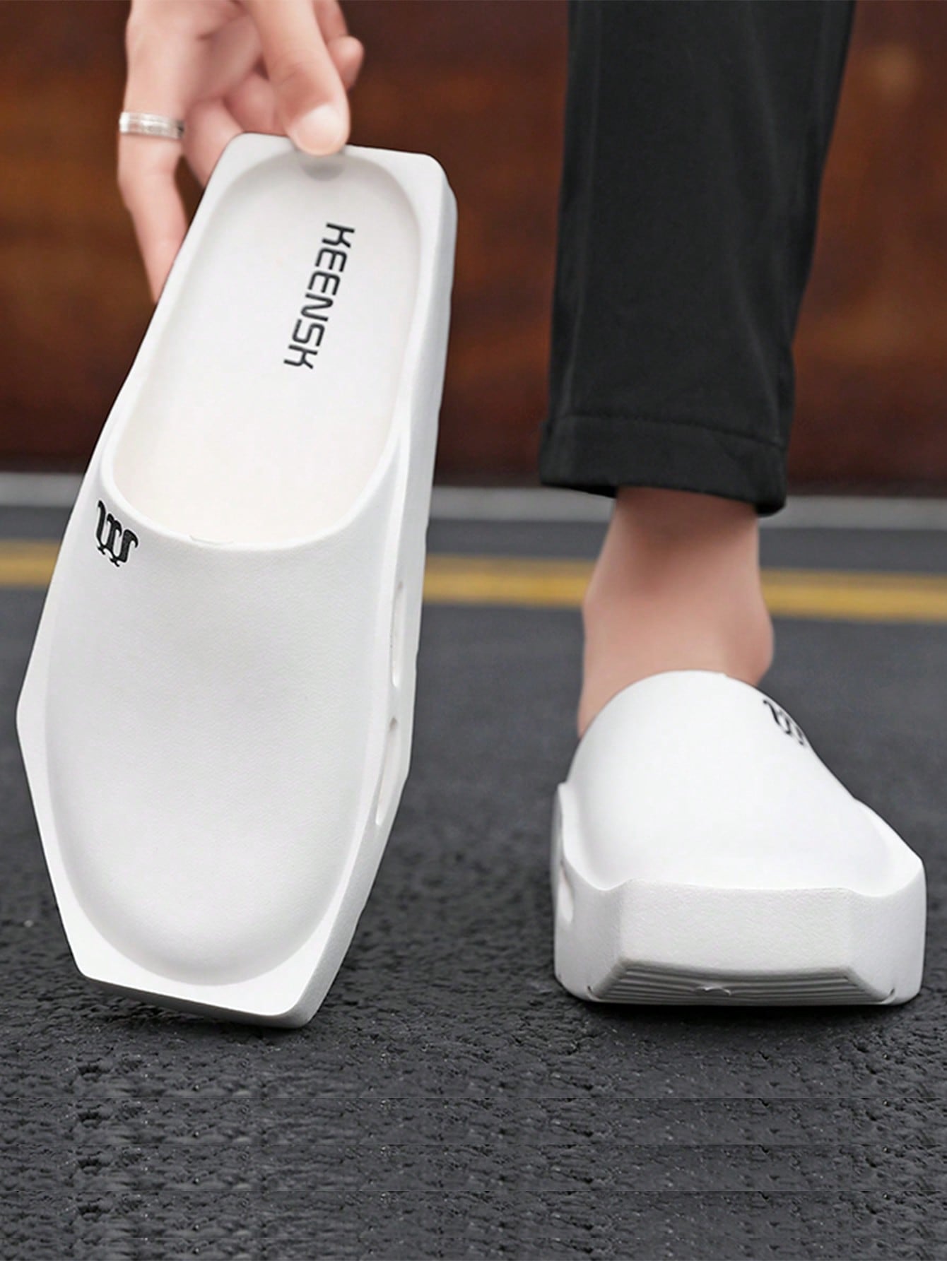 Chinelo Masculino Slip On Solado Grosso Estilo Casual Chinelo Masculino Slip On Solado Grosso Estilo Casual