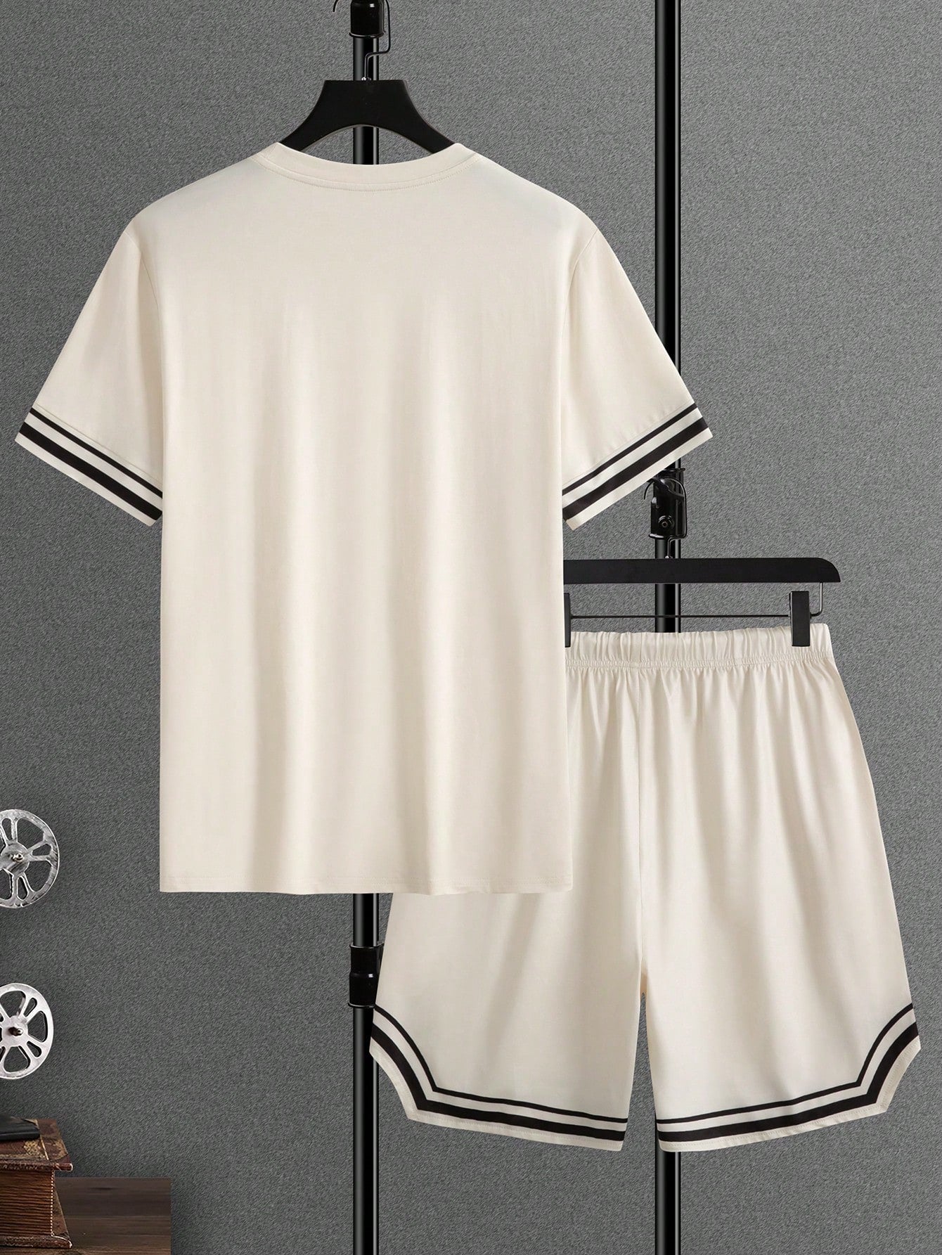 Conjunto Masculino Camiseta Manga Curta E Shorts Cós Ajustável Conjunto Masculino Camiseta Manga Curta E Shorts Cós