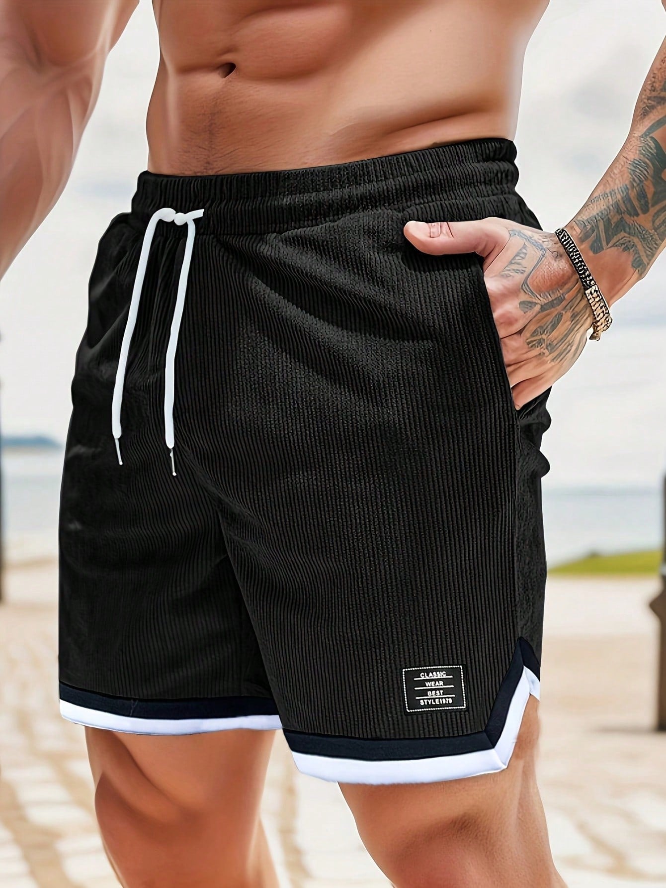 Shorts Masculino Em Veludo Cotelê Com Detalhes Contrastantes Preto / PP Shorts Masculino Em Veludo Cotelê Com Detalhes