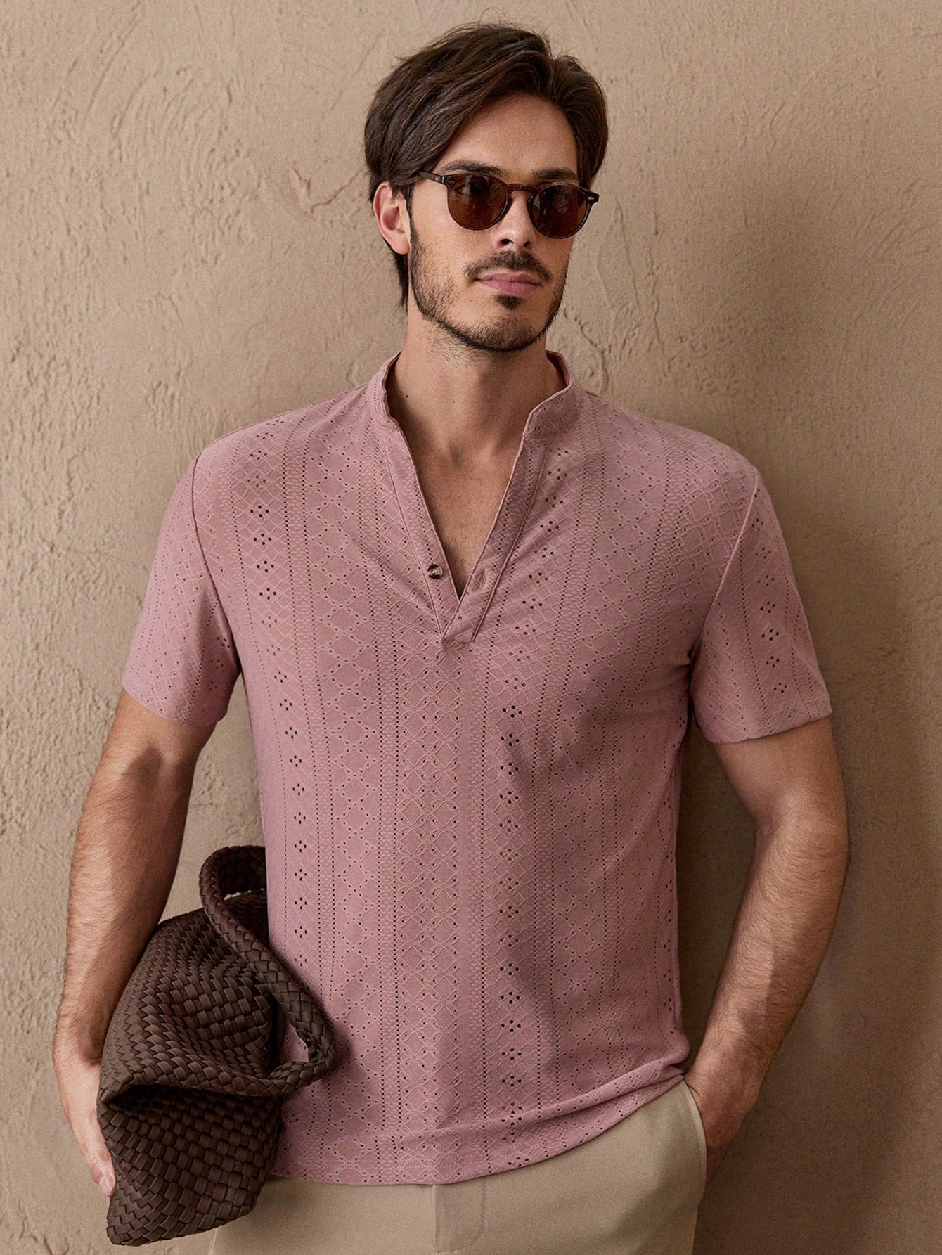 Camiseta Masculina Gola Padre Textura Rendada Rosa / PP Camiseta Masculina Gola Padre Textura Rendada