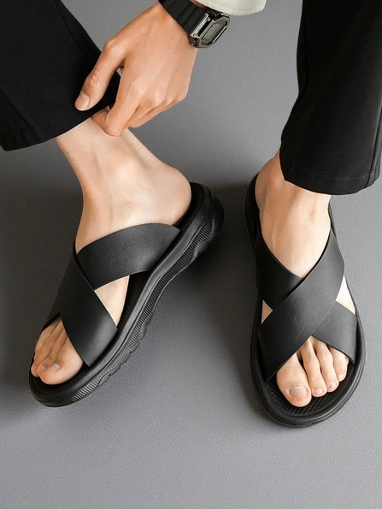 Chinelo Masculino Slide Cruzado Antiderrapante e Confortável Preto / 36 Chinelo Masculino Slide Cruzado Antiderrapante