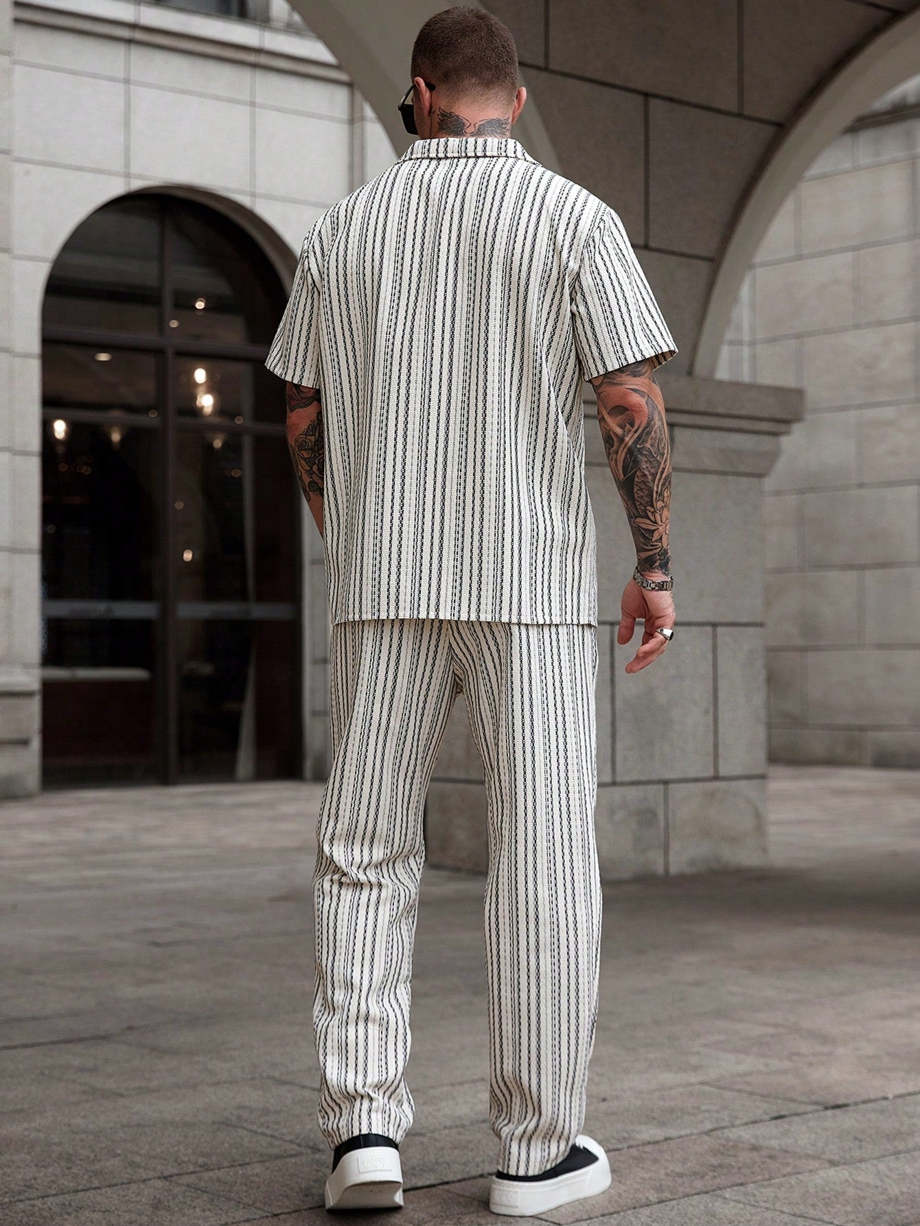 Conjunto Masculino Camisa Guayabera Listrada E Calça Retrô Conjunto Masculino Camisa Guayabera Listrada E Calça Retrô