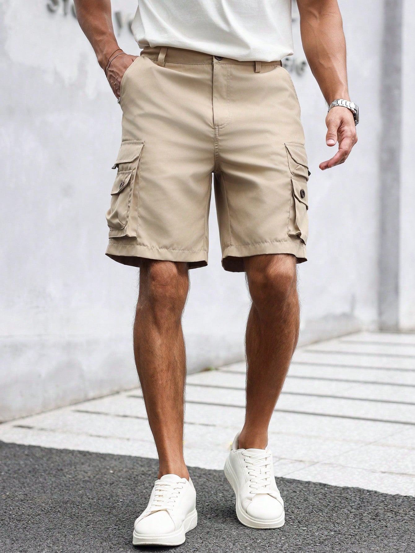 Shorts Masculino Cargo Com Bolsos Laterais Estruturados Shorts Masculino Cargo Com Bolsos Laterais Estruturados