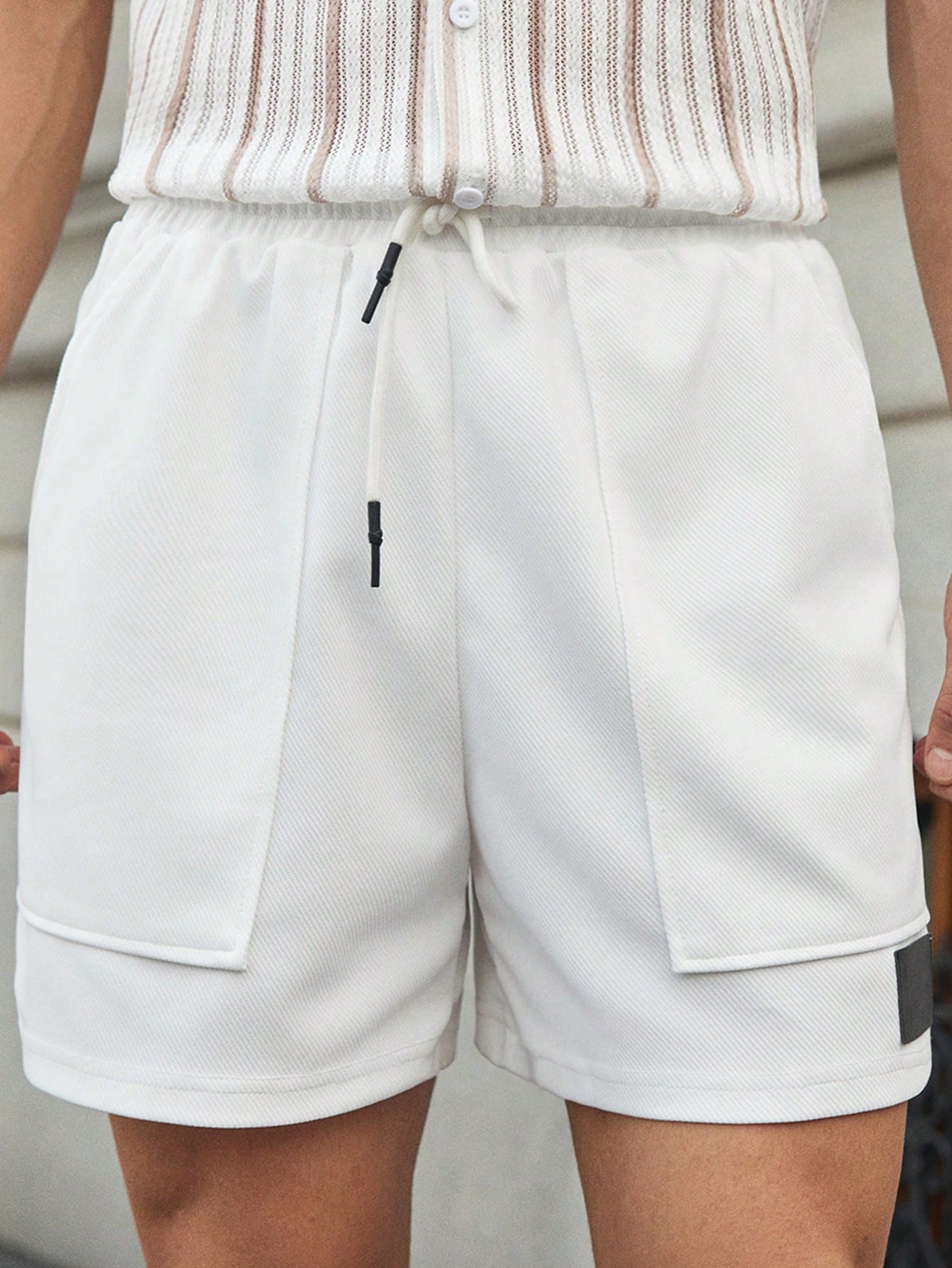 Shorts Masculino Cargo Com Bolsos Frontais E Cintura Ajustável Shorts Masculino Cargo Com Bolsos Frontais E Cintura