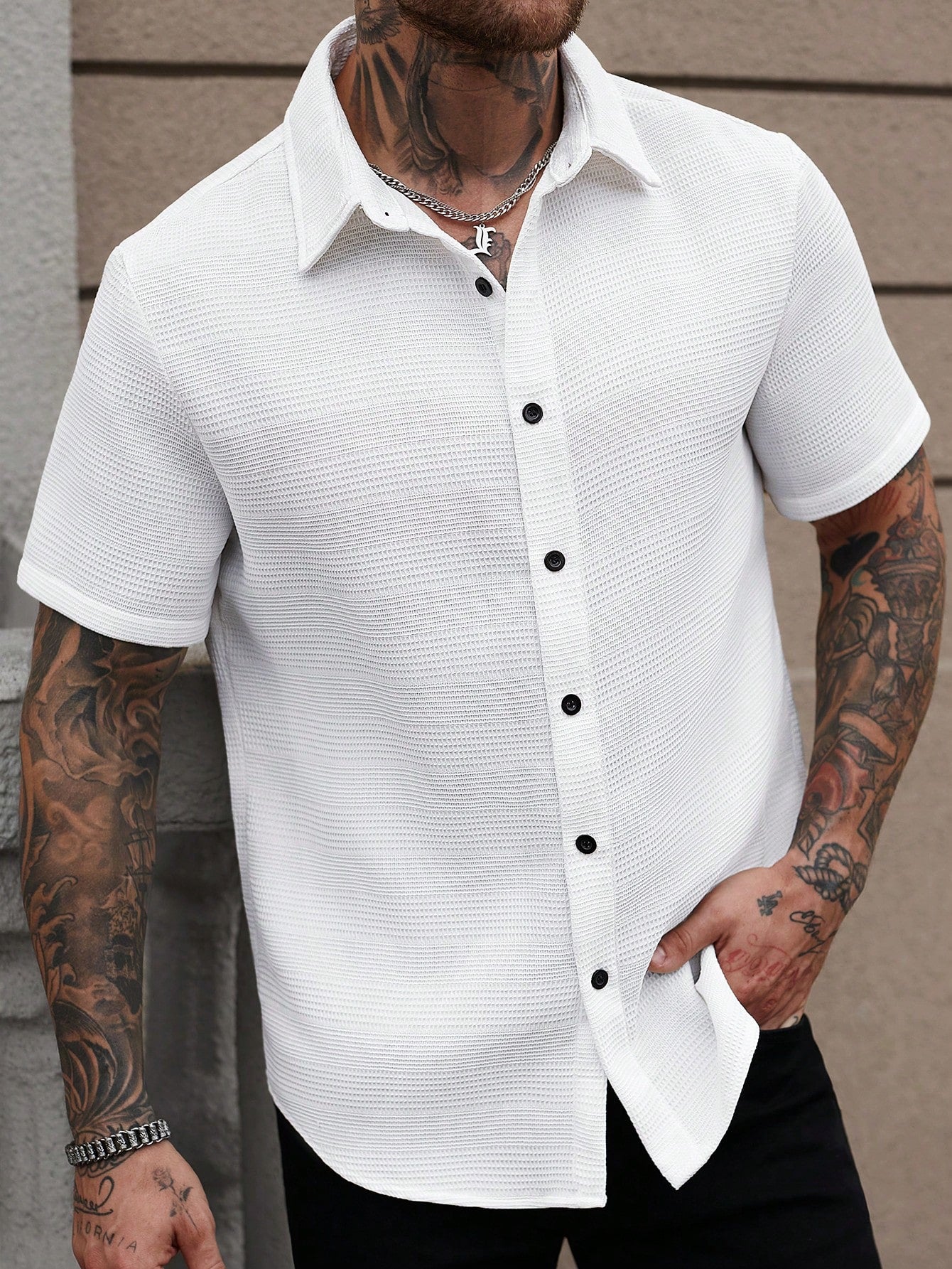 Camisa Masculina De Botão Textura Fina Botões Contrastantes Branco / PP Camisa Masculina De Botão Textura Fina Botões