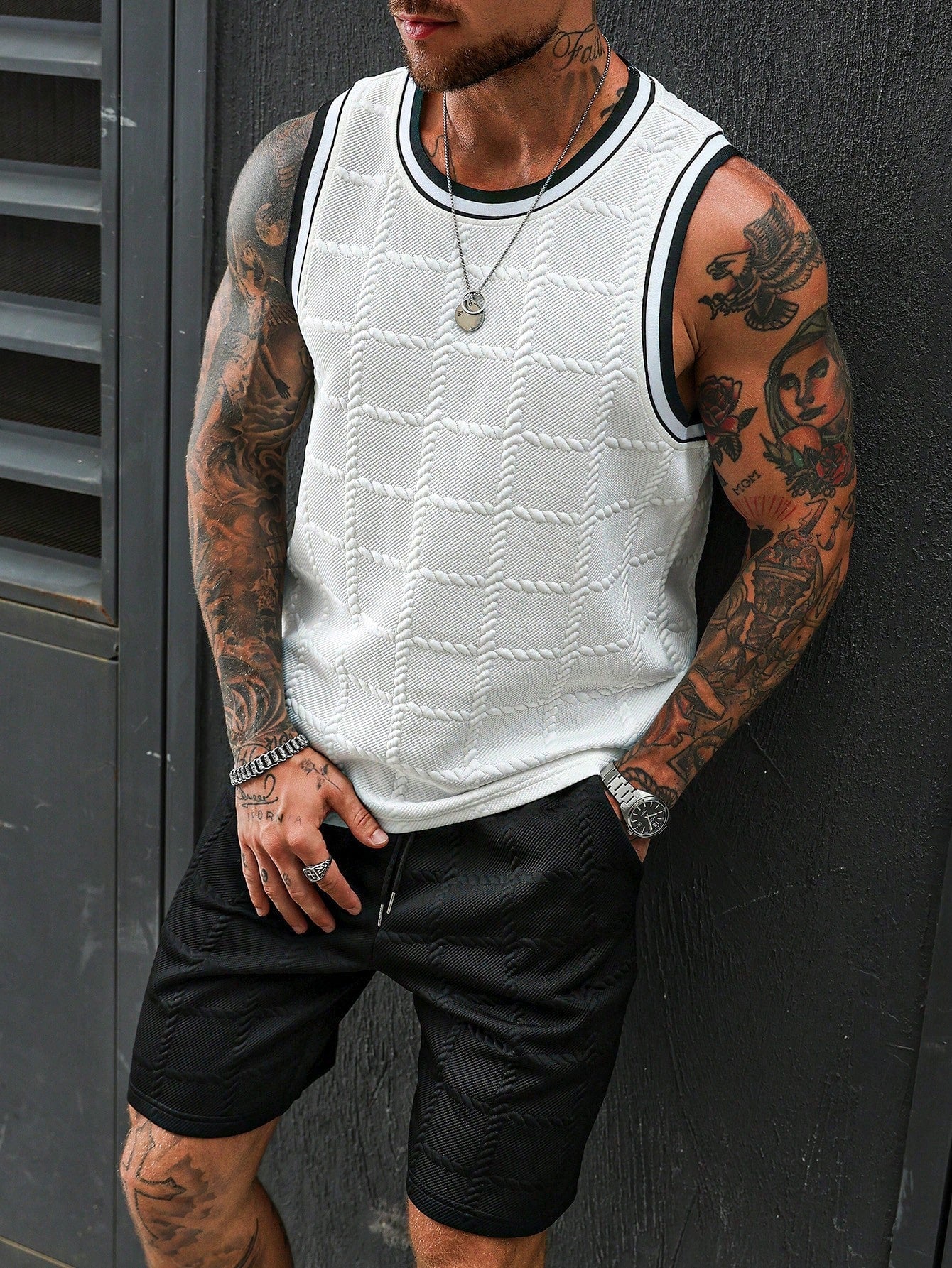 Conjunto Masculino Regata Listrada E Shorts Cós Elástico Branco / PP Conjunto Masculino Regata Listrada E Shorts Cós