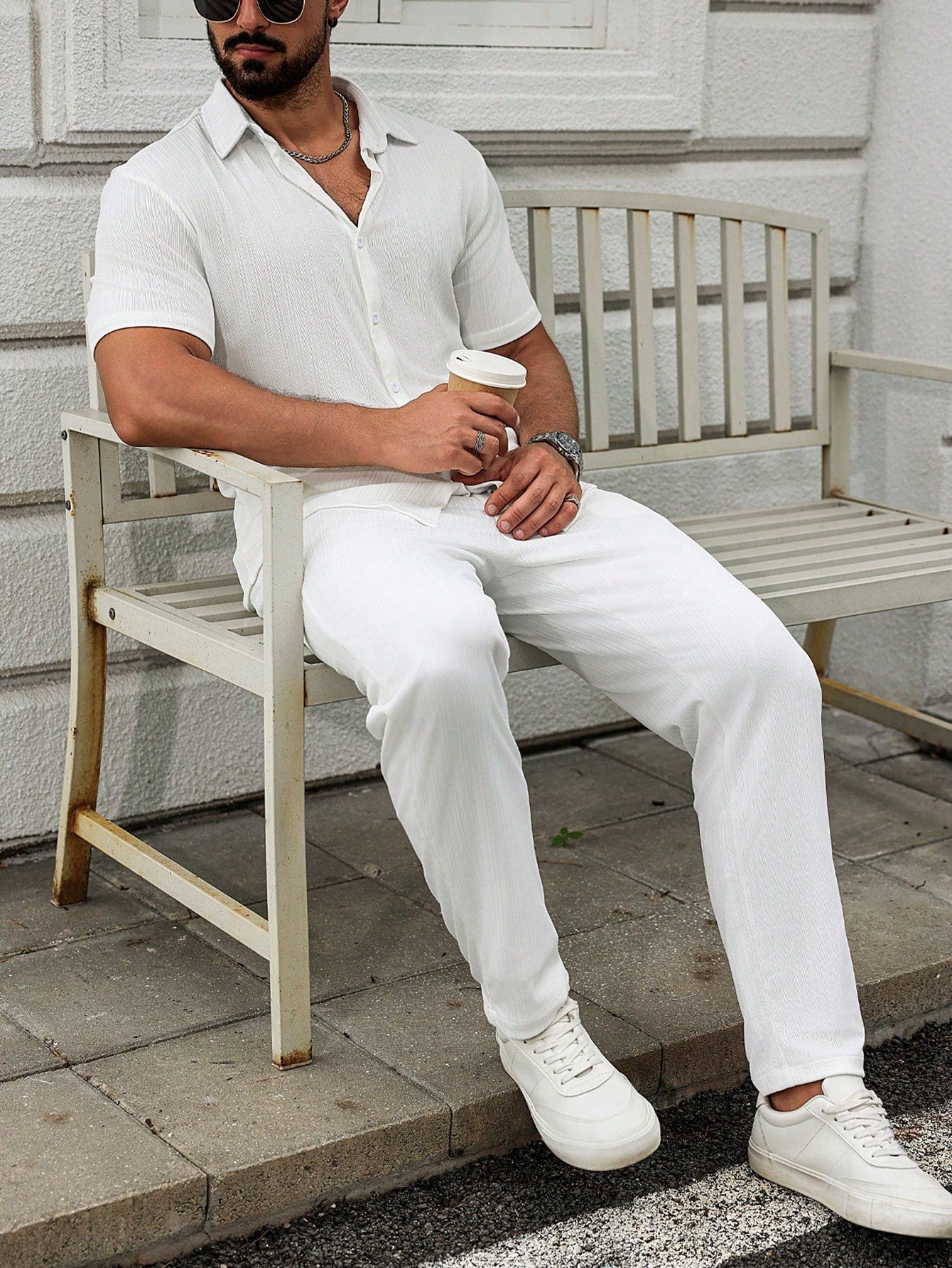 Conjunto Masculino Minimalista Com Blusa Lisa E Calça Casual Conjunto Masculino Minimalista Com Blusa Lisa E Calça