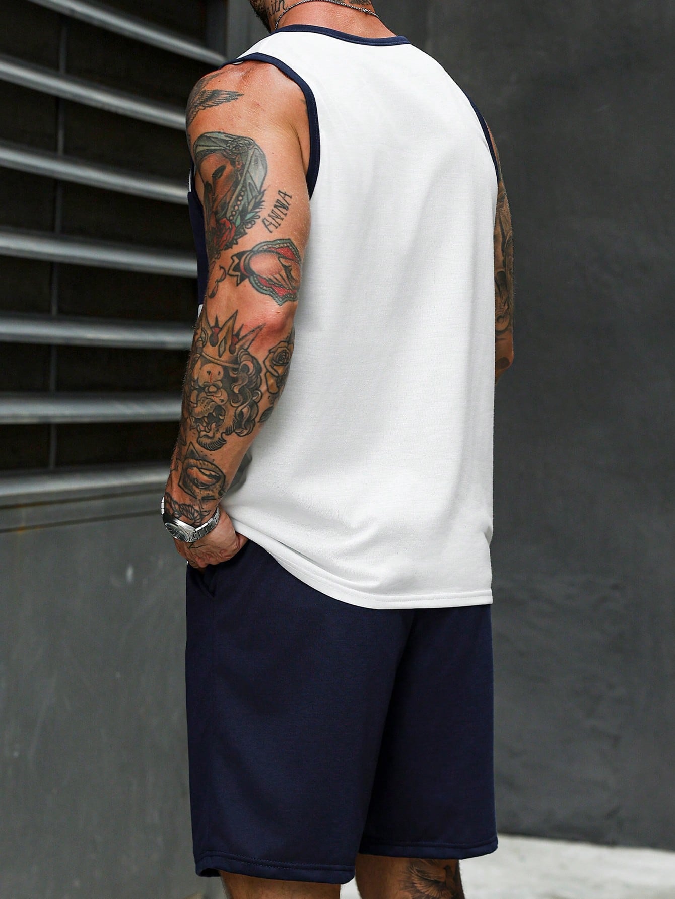 Conjunto Masculino Camiseta Color Block E Shorts Cós Ajustável Conjunto Masculino Camiseta Color Block E Shorts Cós