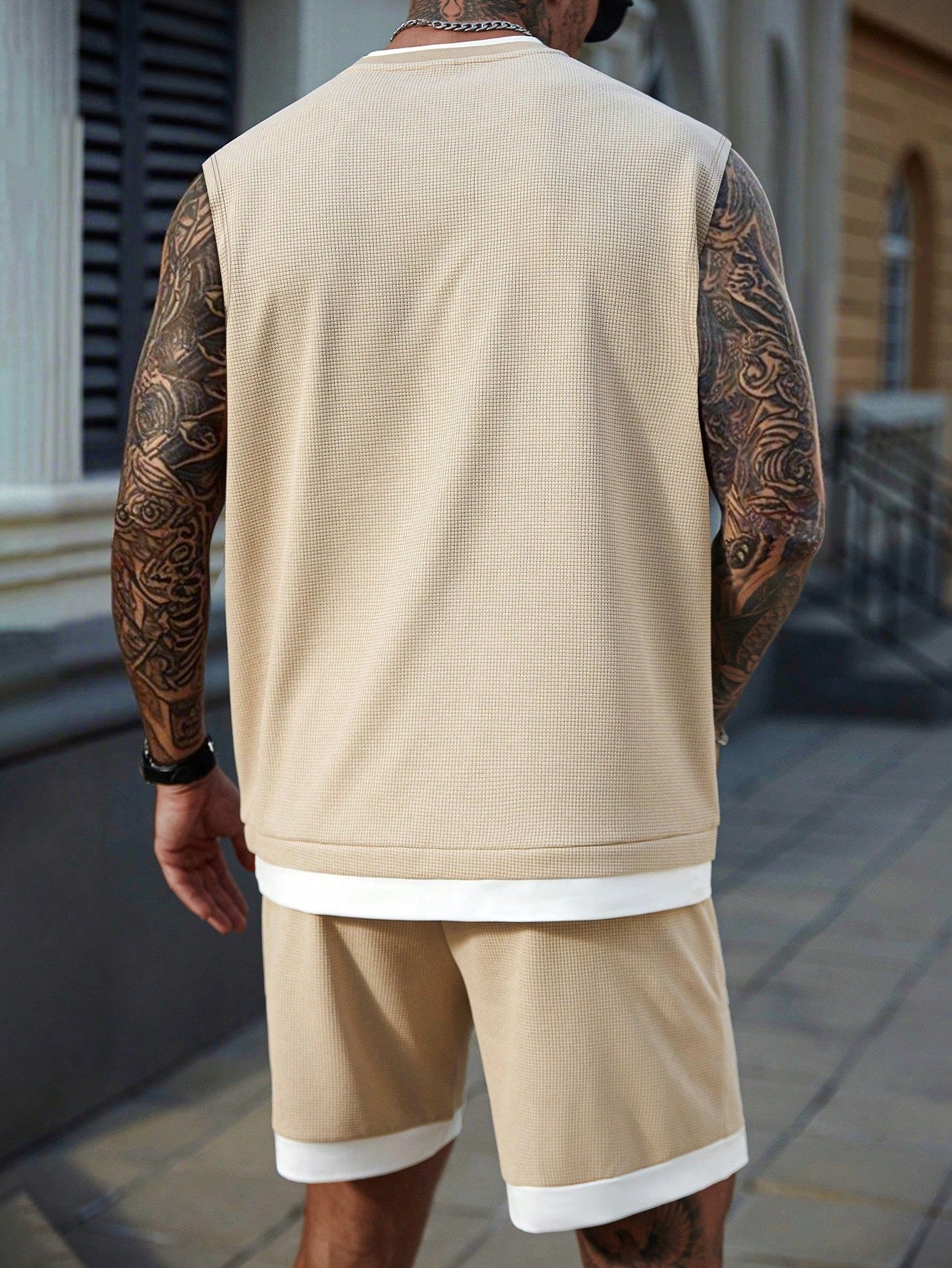 Conjunto Masculino Regata Estampada Badge E Shorts Cós Ajustável Conjunto Masculino Regata Estampada Badge E Shorts Cós