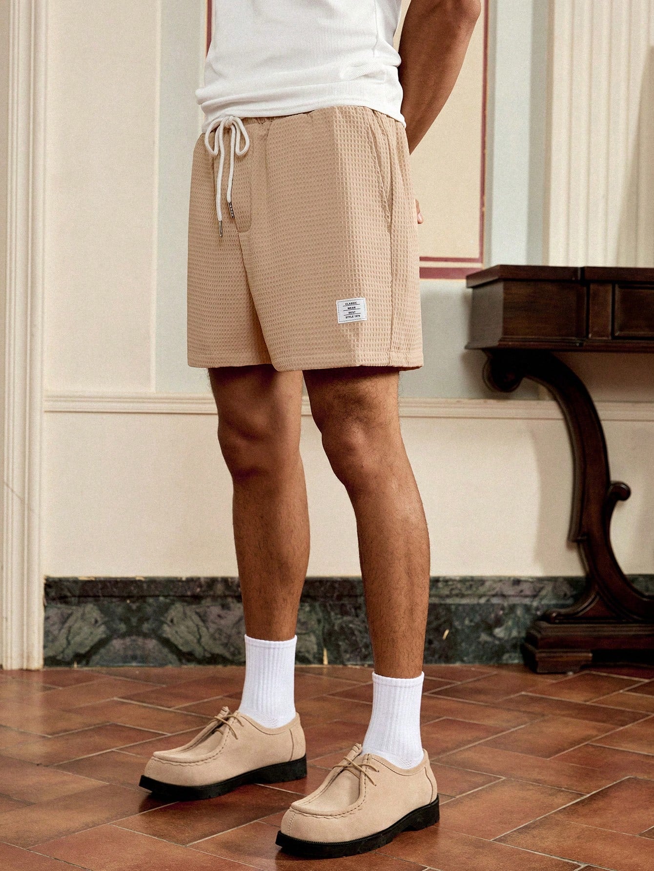 Shorts Masculino Casual Com Tecido Texturizado E Cordão Ajustável Caqui / PP Shorts Masculino Casual Com Tecido