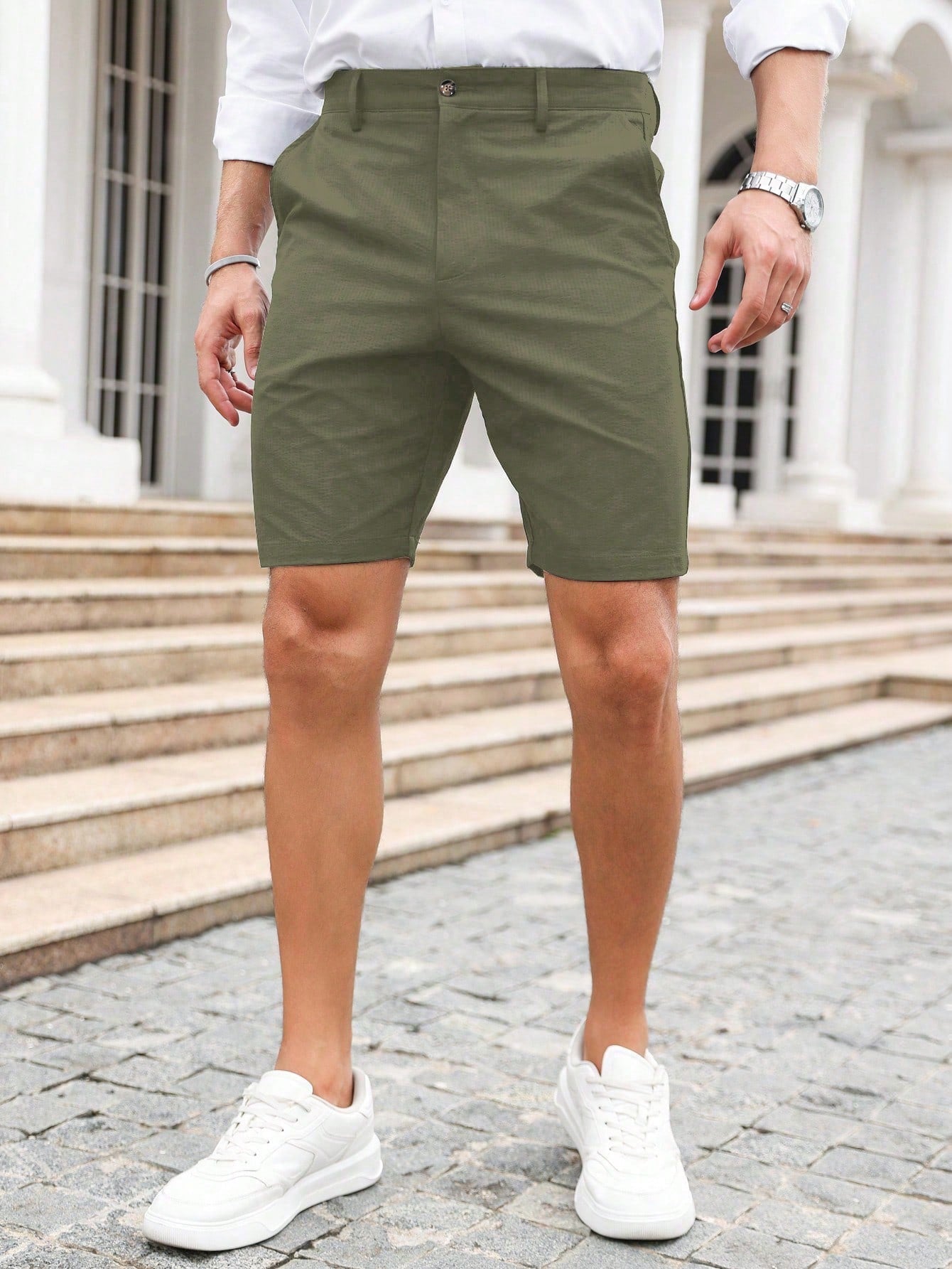 Shorts Masculino Slim Fit Com Bolsos Laterais E Estilo Casual Shorts Masculino Slim Fit Com Bolsos Laterais E Estilo