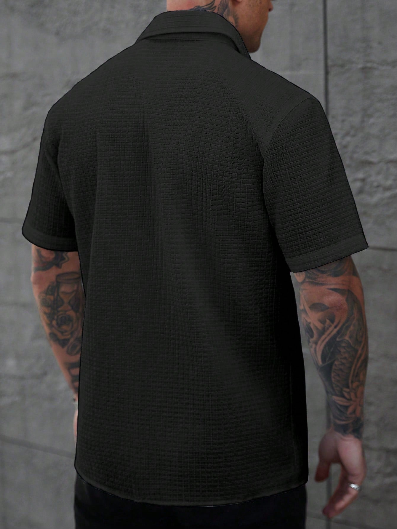 Camisa Masculina De Botão Textura Minimalista Botões Contrastantes Camisa Masculina De Botão Textura Minimalista Botões