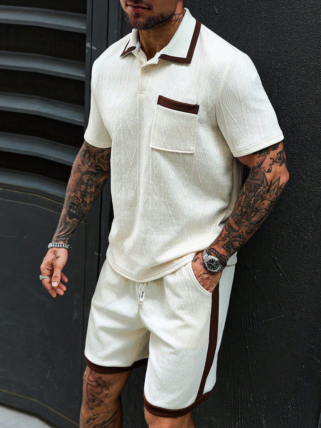 Conjunto Masculino Polo Texturizada E Shorts Com Listras Conjunto Masculino Polo Texturizada E Shorts Com Listras