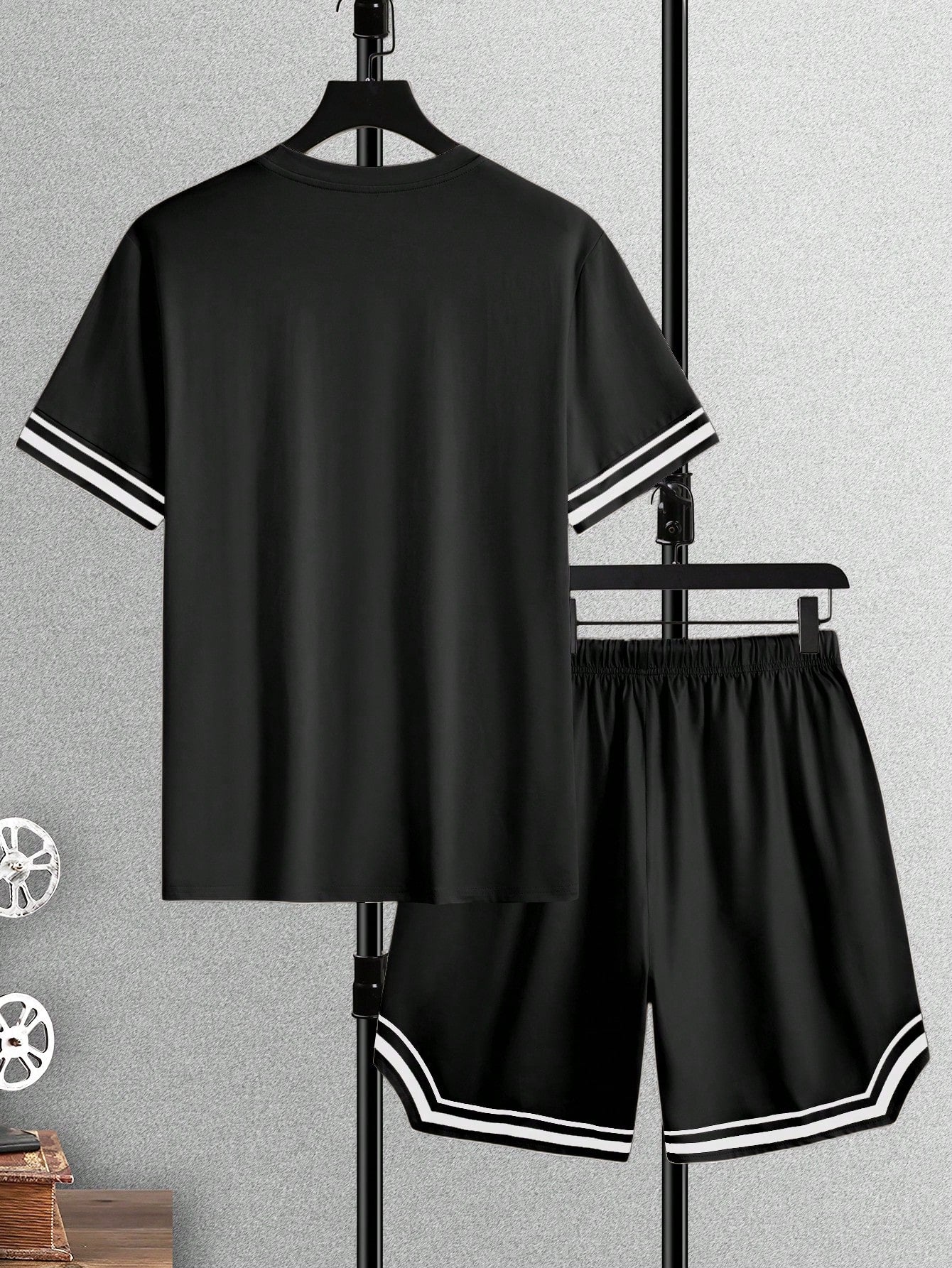 Conjunto Masculino Camiseta Manga Curta E Shorts Cós Ajustável Conjunto Masculino Camiseta Manga Curta E Shorts Cós