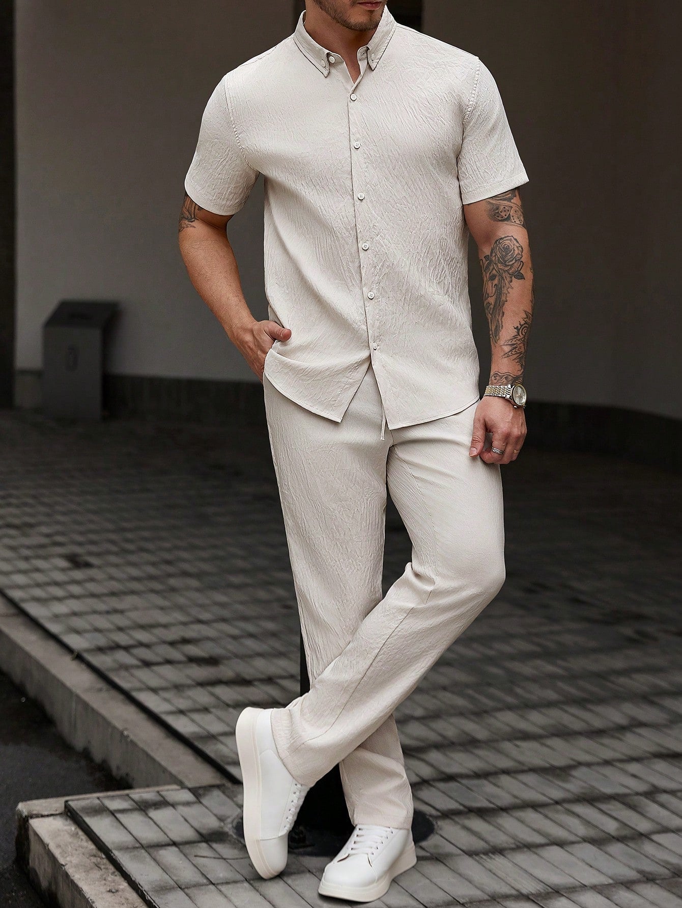 Conjunto Masculino Camisa Lisa E Calça Com Bolsos Utilitários Damasco / PP Conjunto Masculino Camisa Lisa E Calça Com