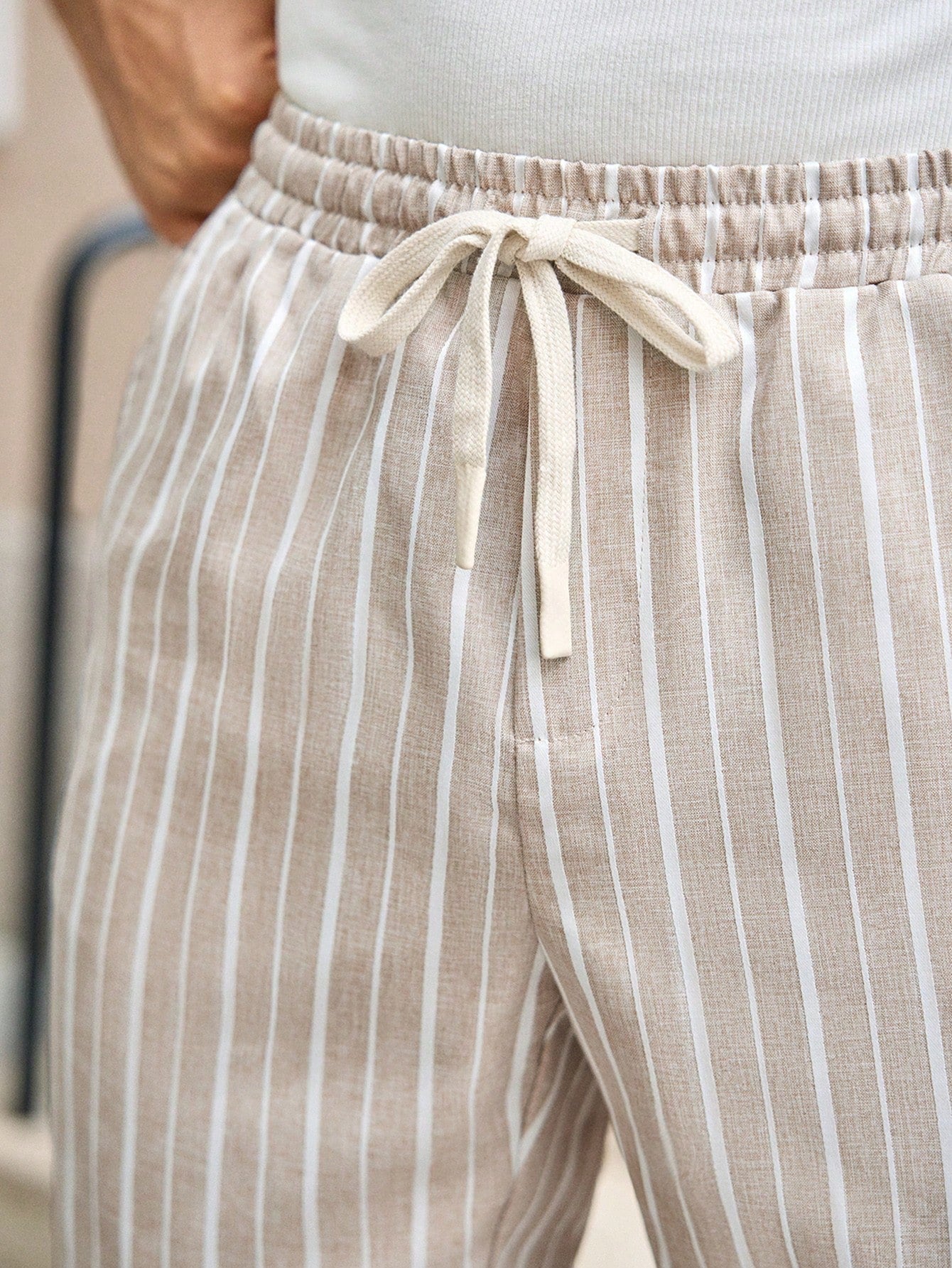 Shorts Masculino Listrado Italiano com Cordão Ajustável Shorts Masculino Listrado Italiano com Cordão Ajustável