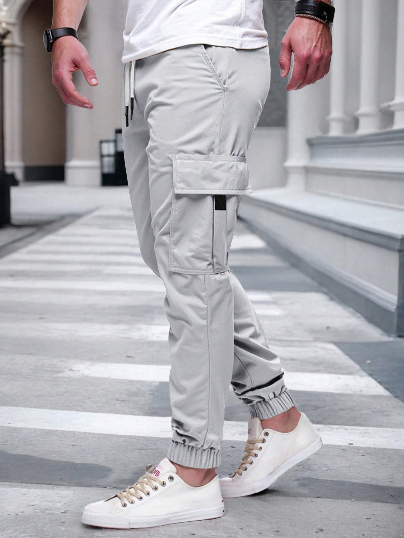 Calça Masculina Cargo Com Cintura Elástica E Cordão Ajustável Calça Masculina Cargo Com Cintura Elástica E Cordão