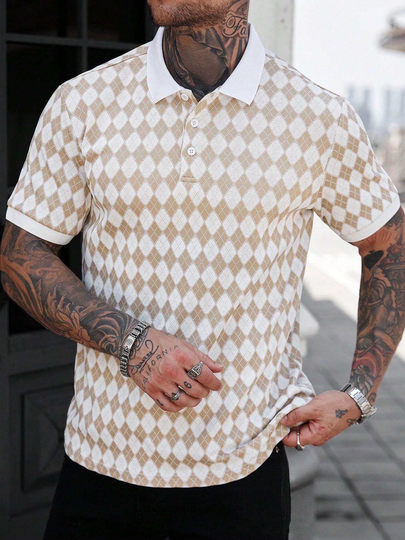 Camisa Polo Masculina Casual Manga Raglan Estampa Xadrez Caqui / PP Camisa Polo Masculina Casual Manga Raglan Estampa