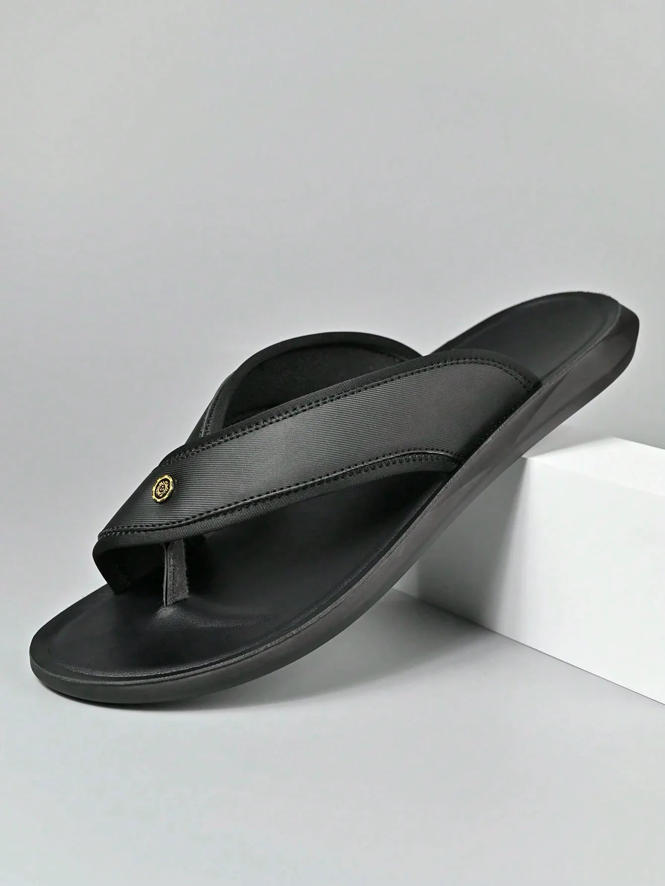 Chinelo Masculino Casual Aberto Estilo Patchwork Solado Fino Chinelo Masculino Casual Aberto Estilo Patchwork Solado