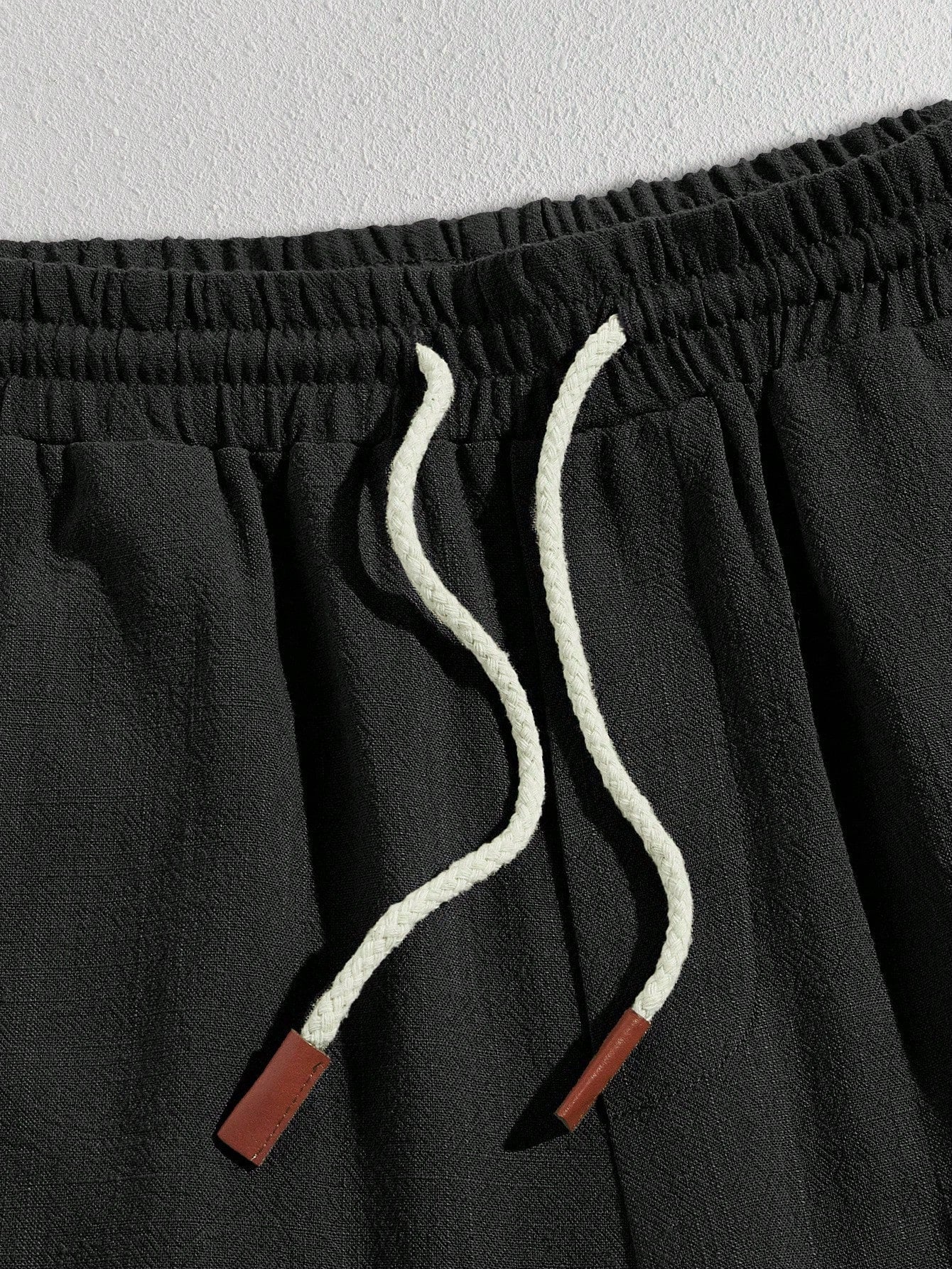 Shorts Masculino Casual Com Tecido Texturizado E Cordão Ajustável Shorts Masculino Casual Com Tecido Texturizado E