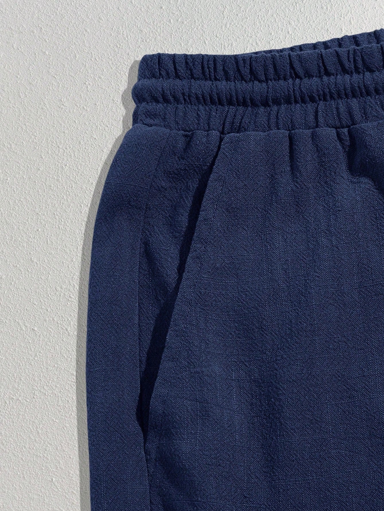 Shorts Masculino Casual Com Tecido Texturizado E Cordão Ajustável Shorts Masculino Casual Com Tecido Texturizado E