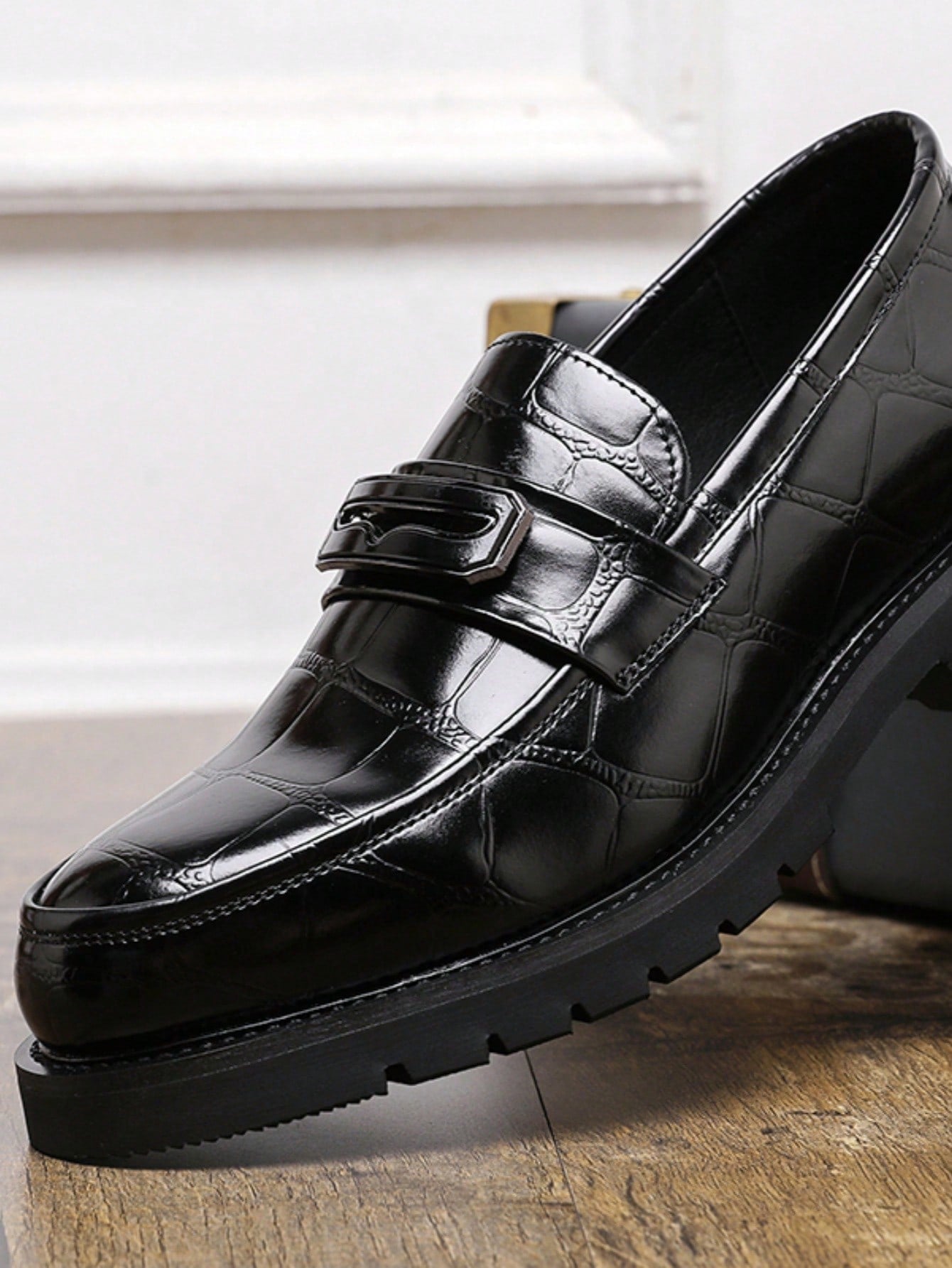 Sapato Masculino Loafer Croco Envernizado Solado Tratorado Sapato Masculino Loafer Croco Envernizado Solado Tratorado