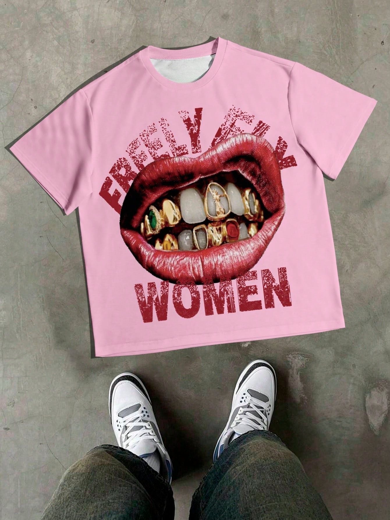 Camiseta Masculina Oversized Estampa Boca Dentes Dourados Rosa / PP Camiseta Masculina Oversized Estampa Boca Dentes