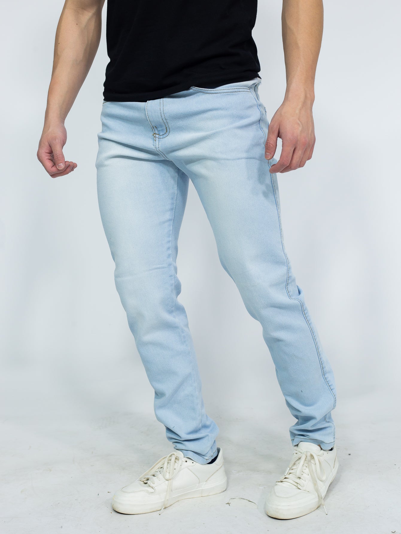 Calça Masculina Jeans Slim Fit Com Cintura Tradicional E Corte Ajustado Calça Masculina Jeans Slim Fit Com Cintura