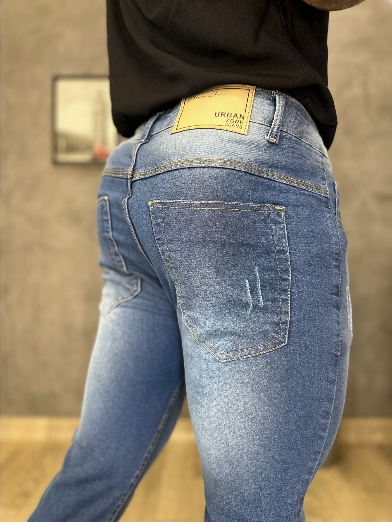 Calça Masculina Jeans Slim Fit Com Lavagem Clara E Estilo Urbano Calça Masculina Jeans Slim Fit Costura Contrastante E