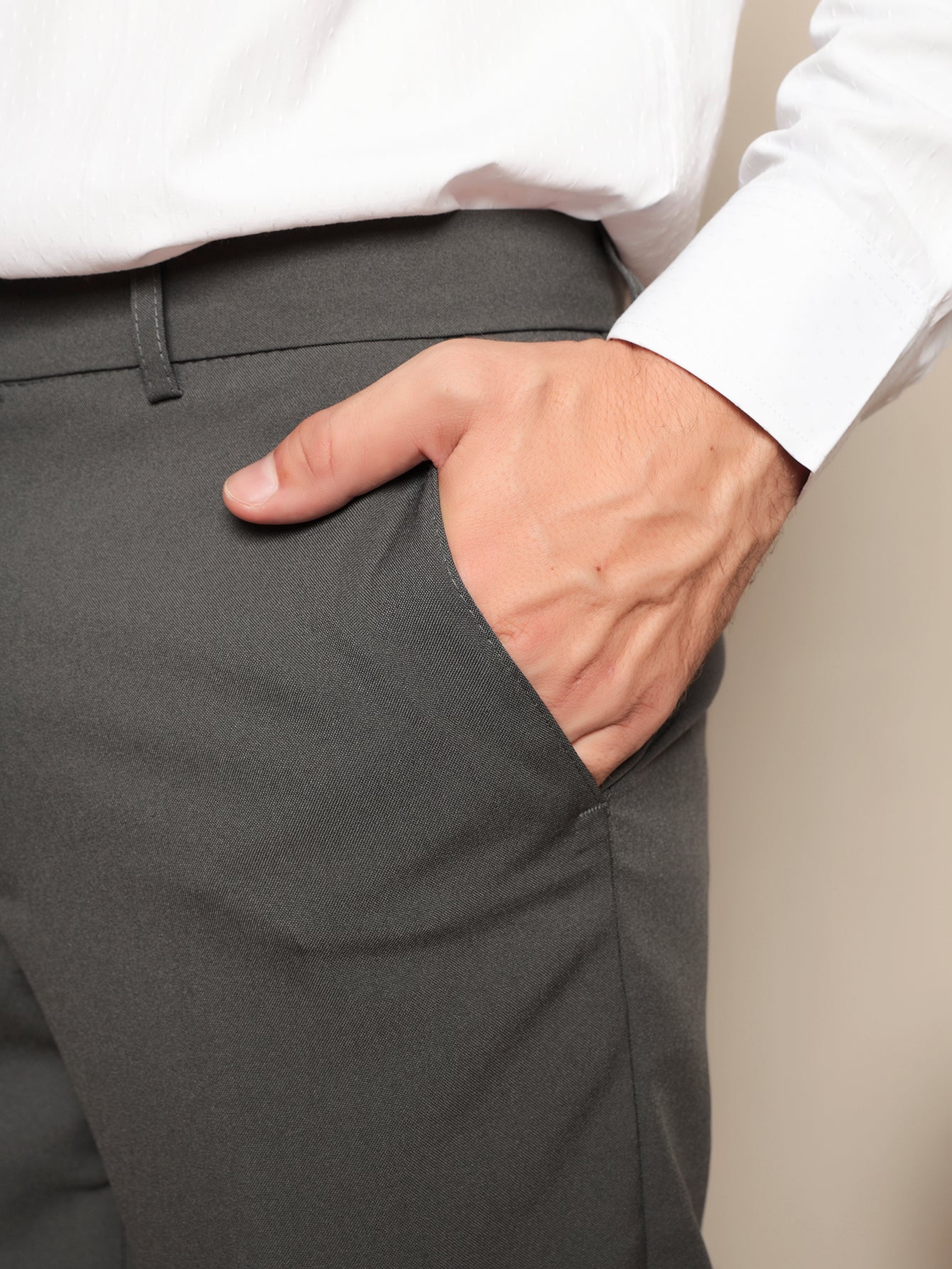 Calça Masculina Social Slim Fit Com Cós E Bolso Lateral Calça Masculina Social Slim Fit Com Cós E Bolso Lateral