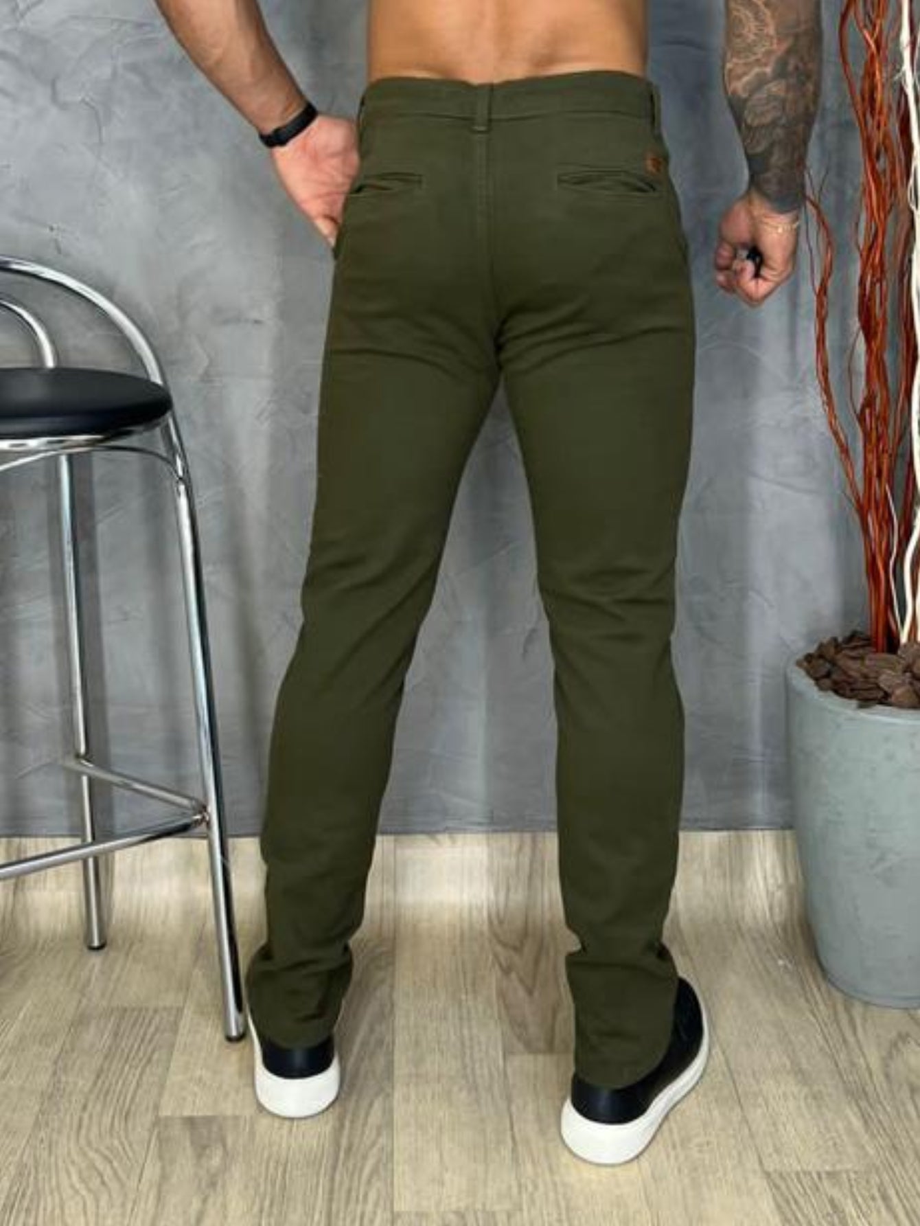 Calça Masculina Jeans Slim Fit Com Rasgos Discretos E Estilo Urbano Calça Masculina Jeans Slim Fit Com Rasgos Discretos