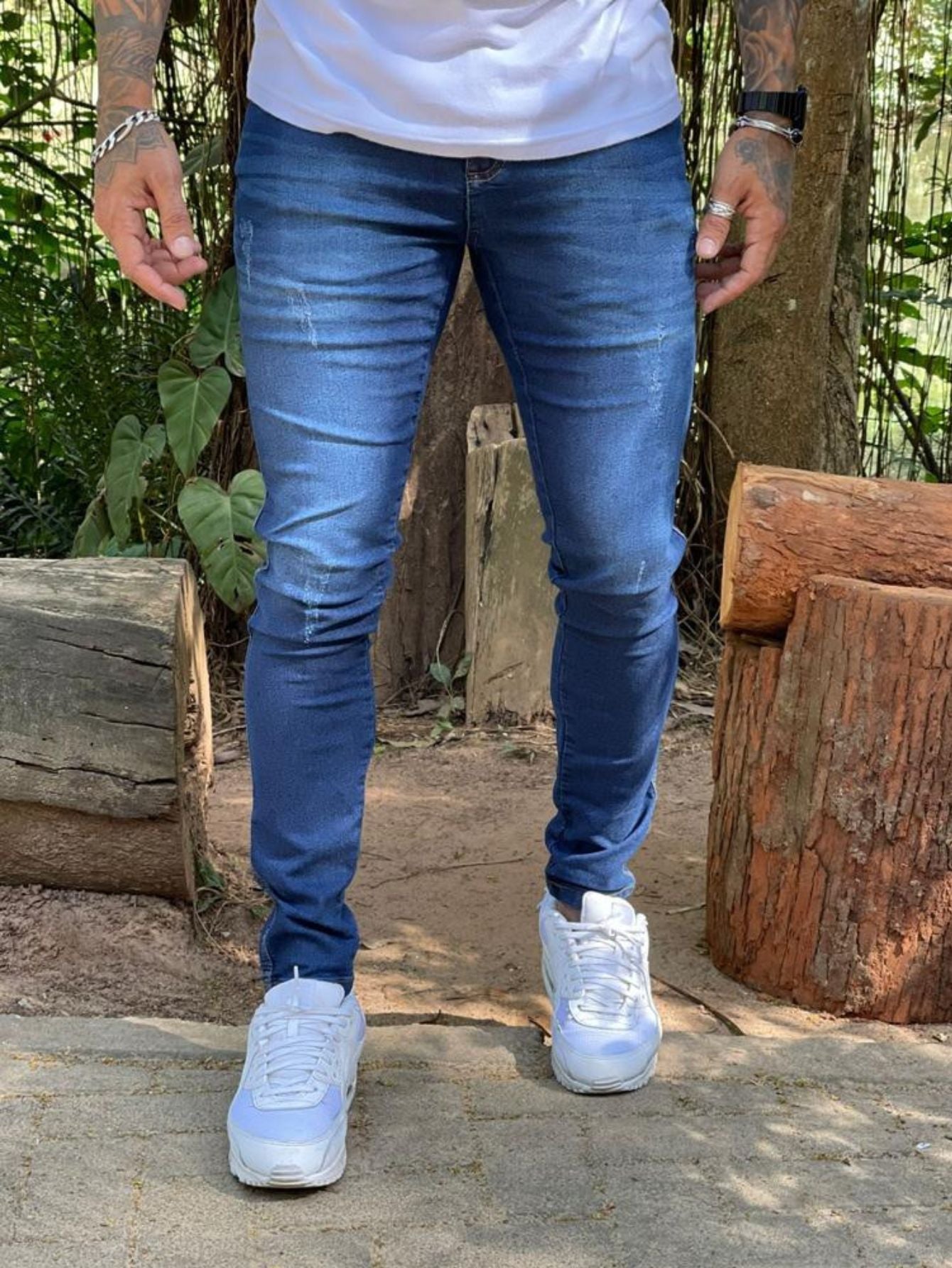 Calça Masculina Jeans Slim Fit Com Costura Tradicional E Ajuste Lavagem Média / PP Calça Masculina Jeans Slim Fit Com