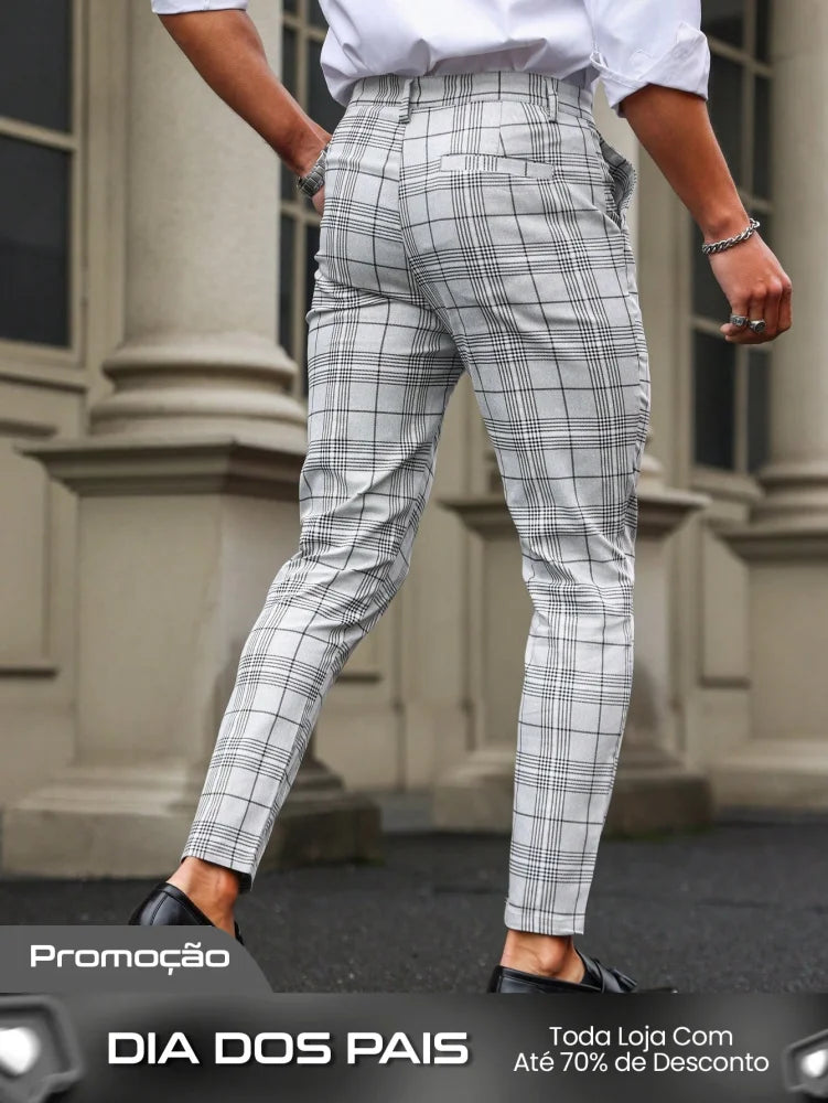 Calça Masculina Alfaiataria Slim Fit Com Estampa Xadrez Tradicional Calça Masculina Alfaiataria Slim Fit Com Estampa