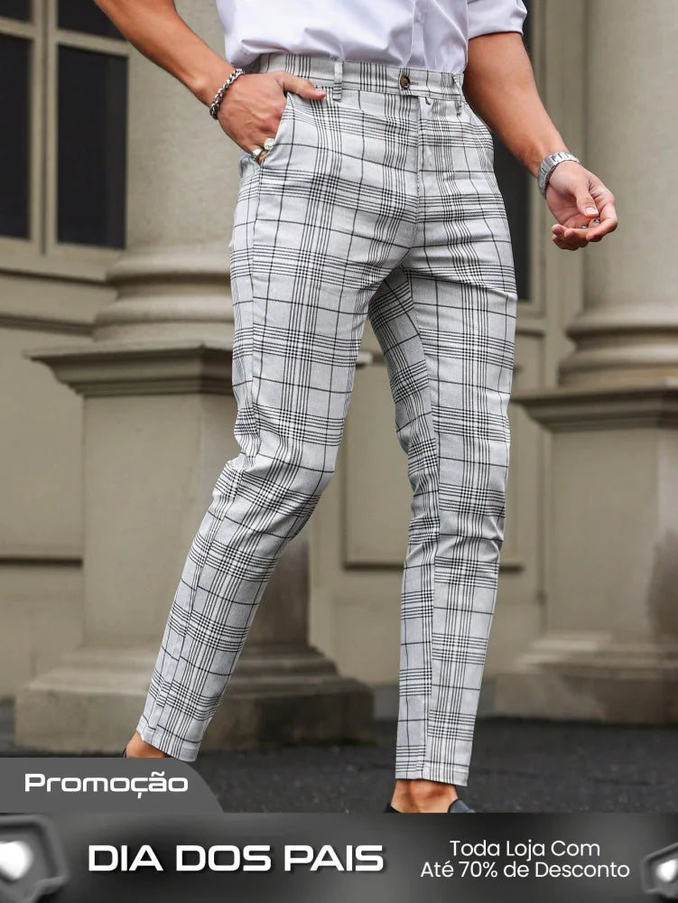 Calça Masculina Alfaiataria Slim Fit Com Estampa Xadrez Tradicional Calça Masculina Alfaiataria Slim Fit Com Estampa