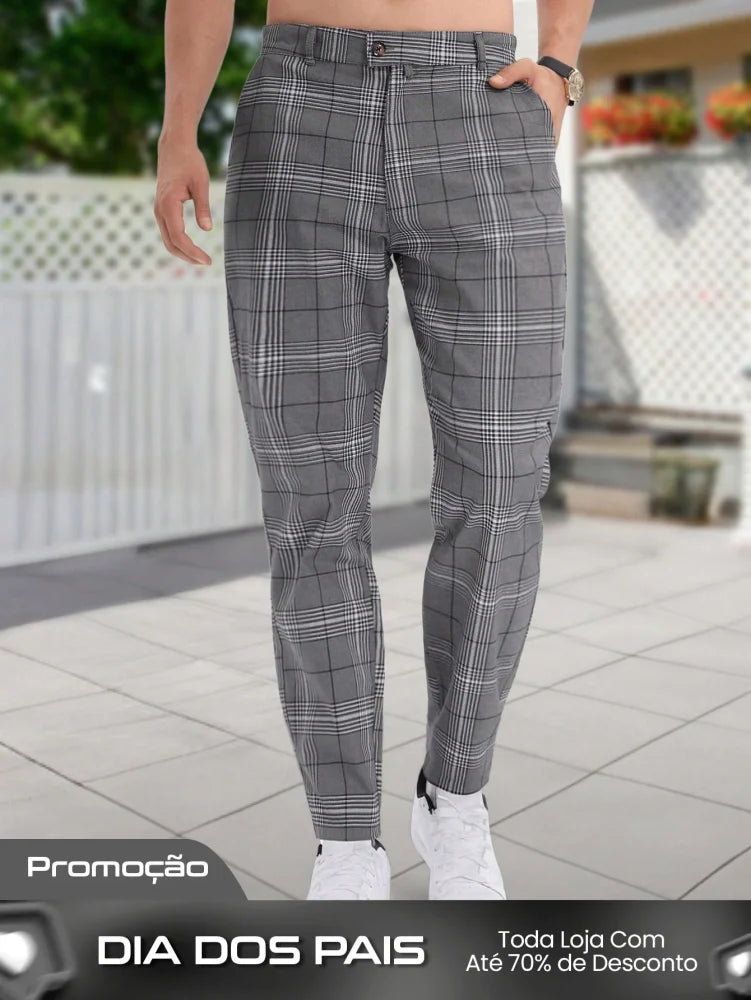 Calça Masculina Alfaiataria Slim Fit Com Estampa Xadrez Tradicional Calça Masculina Alfaiataria Slim Fit Com Estampa