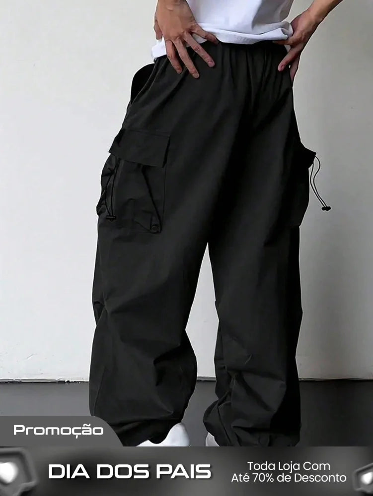 Calça Masculina Cargo Wide Leg Com Cruz Estilizada Calça Masculina Cargo Wide Leg Com Cruz Estilizada