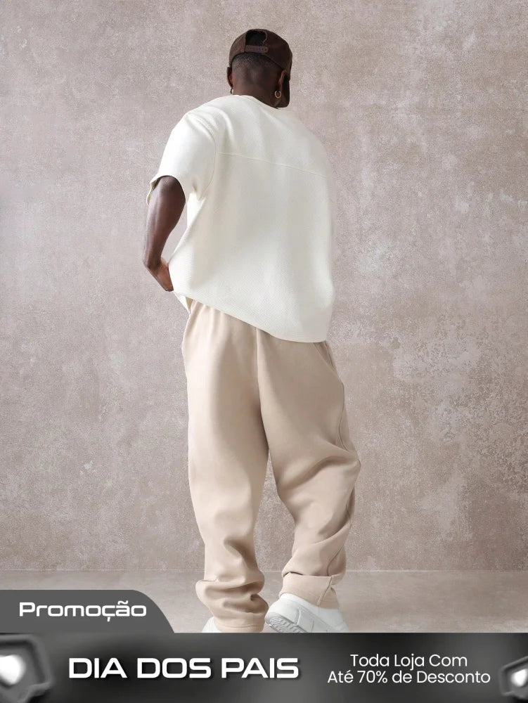 Calça Masculina Wide Leg Com Bordado Estilizado E Cós Ajustável Calça Masculina Wide Leg Com Bordado Estilizado E Cós