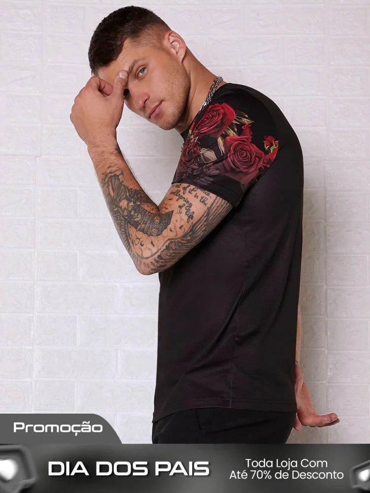 Camiseta Masculina Slim Estampa De Rosas Vermelhas Camiseta Masculina Slim Estampa De Rosas Vermelhas