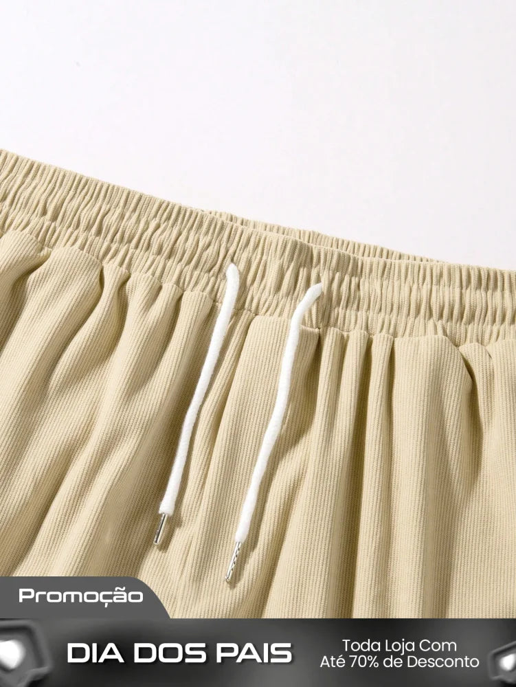 Shorts Masculino Em Veludo Cotelê Com Cós Elástico E Cordão Shorts Masculino Em Veludo Cotelê Com Cós Elástico E Cordão