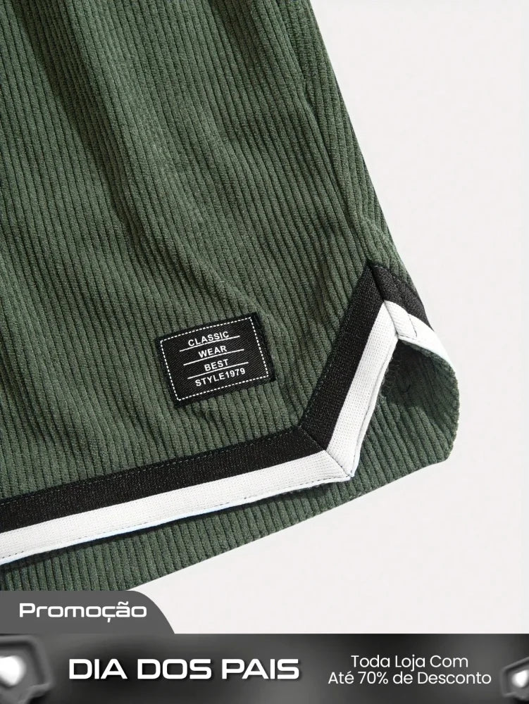 Shorts Masculino Em Veludo Cotelê Com Detalhes Contrastantes Shorts Masculino Em Veludo Cotelê Com Detalhes